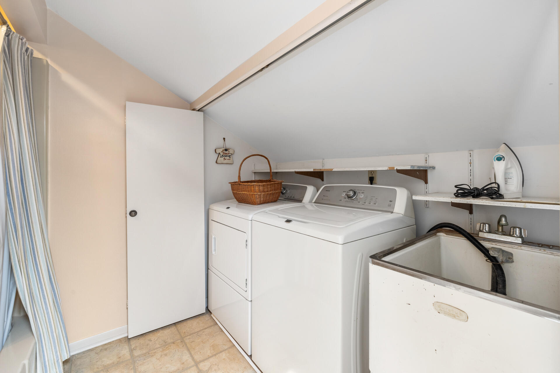 Wisconsin Lake Home for sale (MLS#: 1923334) at 5324  Boettcher Dr 5322, in West Bend, Wisconsin. (24 of 38)