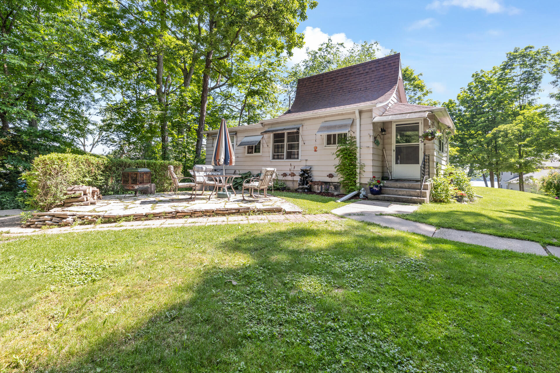 Wisconsin Lake Home for sale (MLS#: 1923334) at 5324  Boettcher Dr 5322, in West Bend, Wisconsin. (29 of 38)