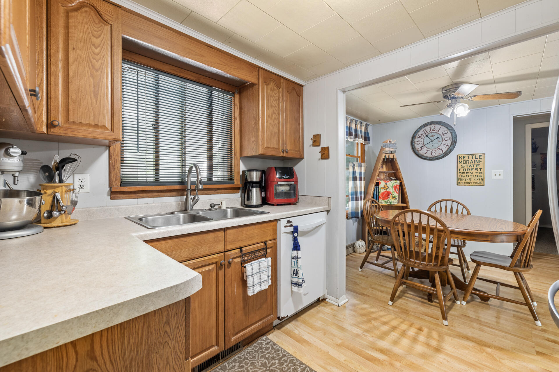 Wisconsin Lake Home for sale (MLS#: 1923334) at 5324  Boettcher Dr 5322, in West Bend, Wisconsin. (35 of 38)