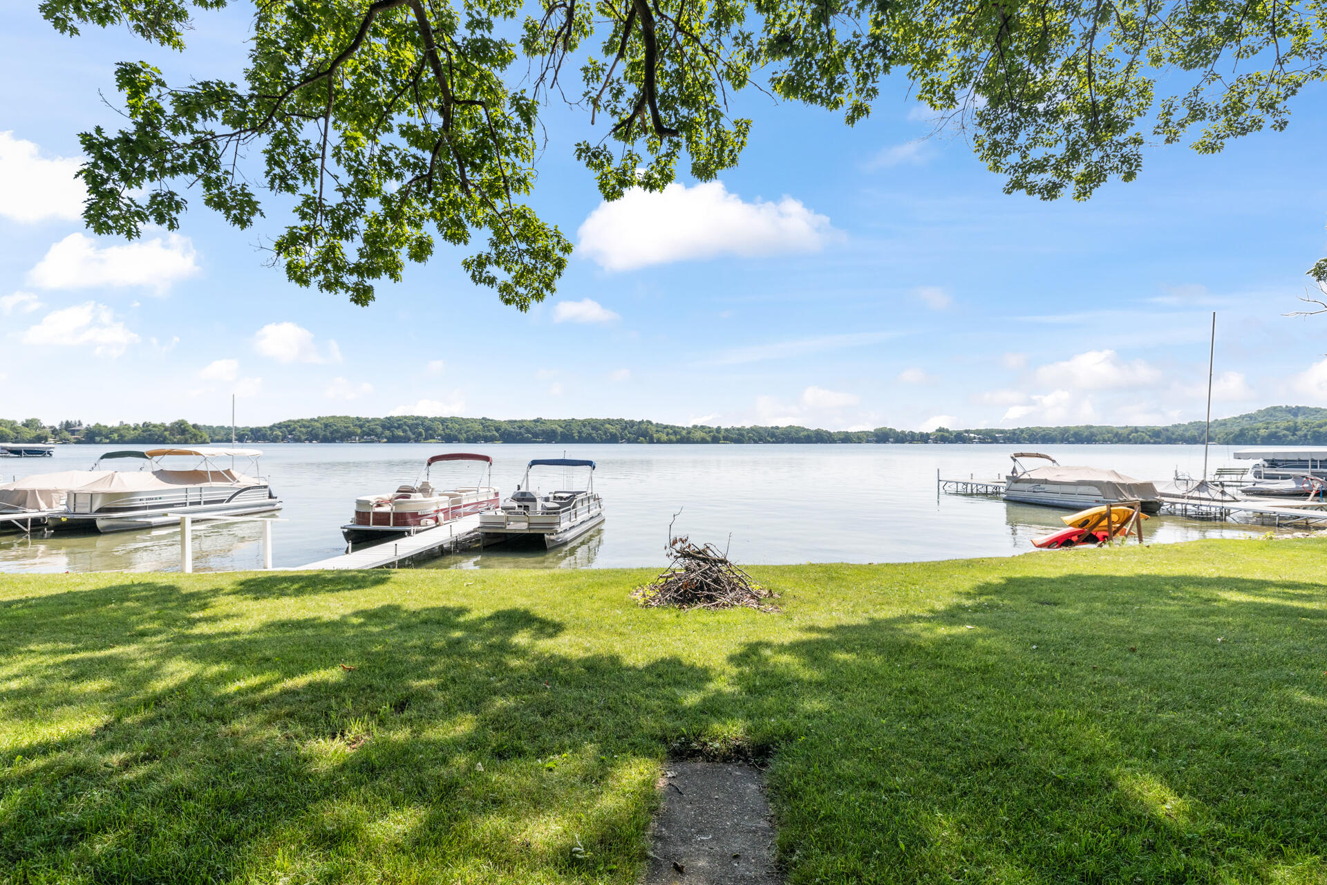 Wisconsin Lake Home for sale (MLS#: 1923334) at 5324  Boettcher Dr 5322, in West Bend, Wisconsin. (8 of 38)
