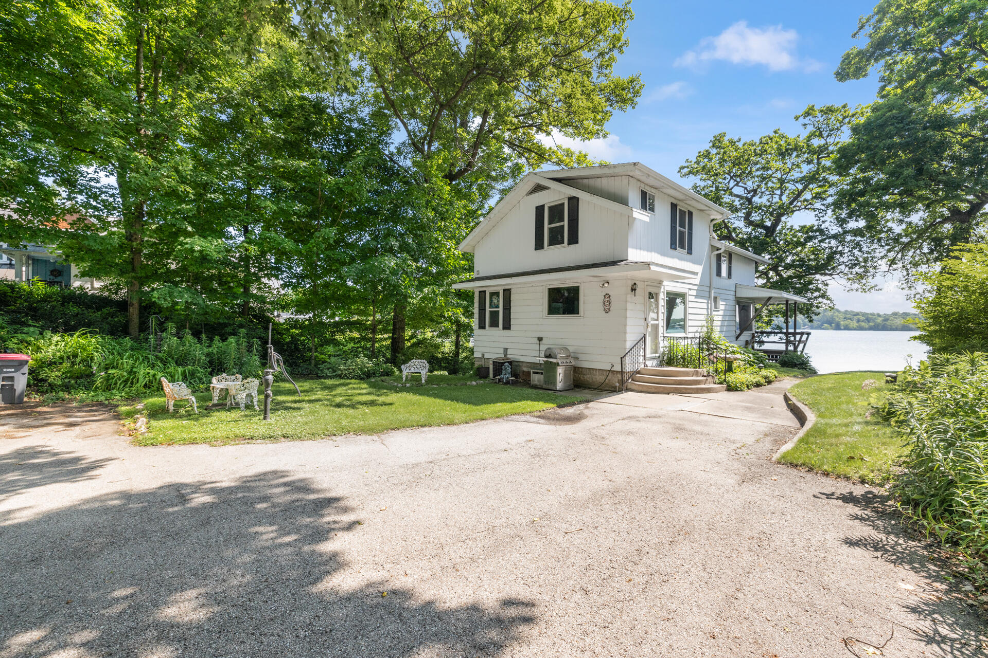 Wisconsin Lake Home for sale (MLS#: 1923334) at 5324  Boettcher Dr 5322, in West Bend, Wisconsin. (9 of 38)