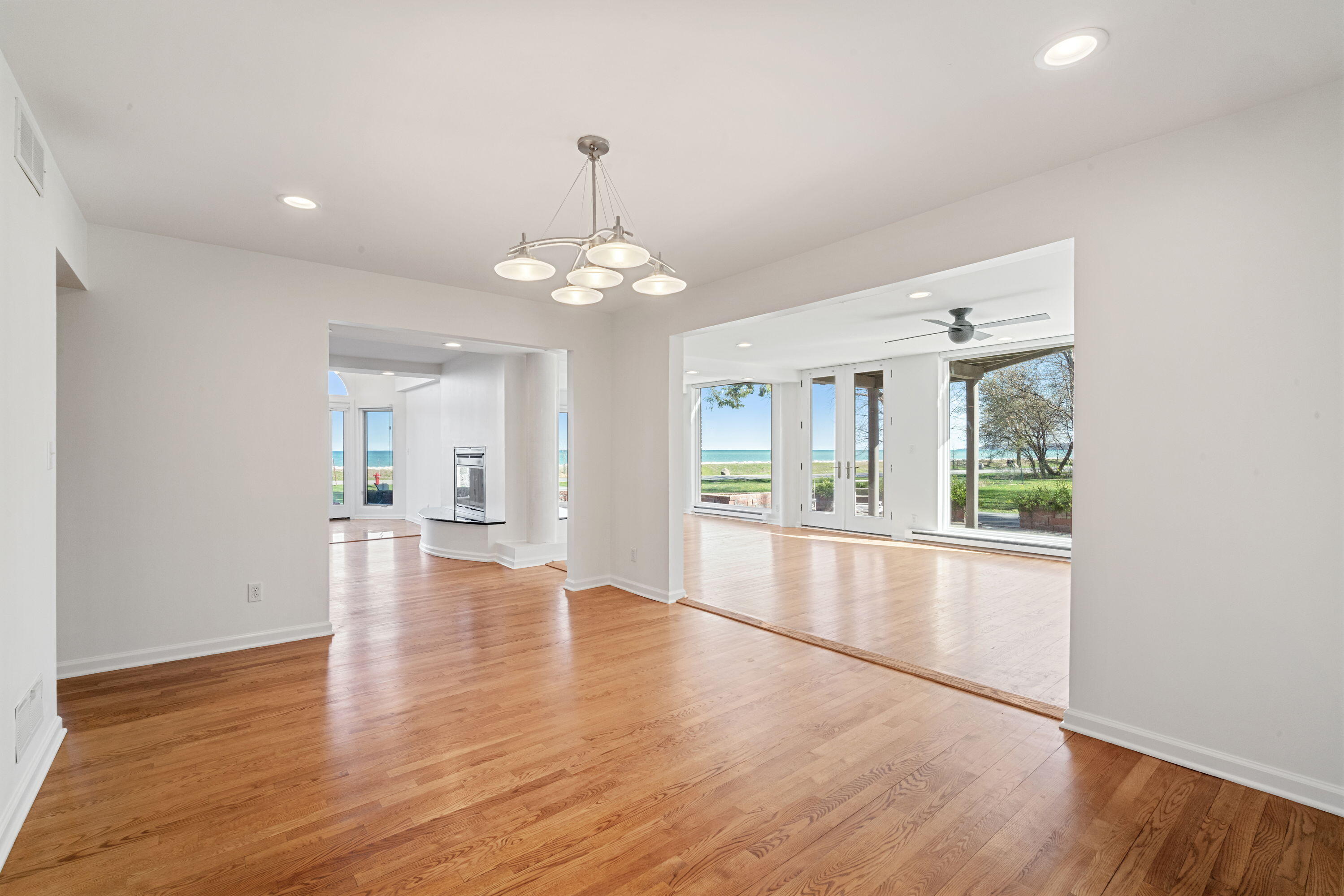 Wisconsin Lake Home for sale (MLS#: 1923536) at 7515 N Beach Dr, in Fox Point, Wisconsin. (9 of 44)