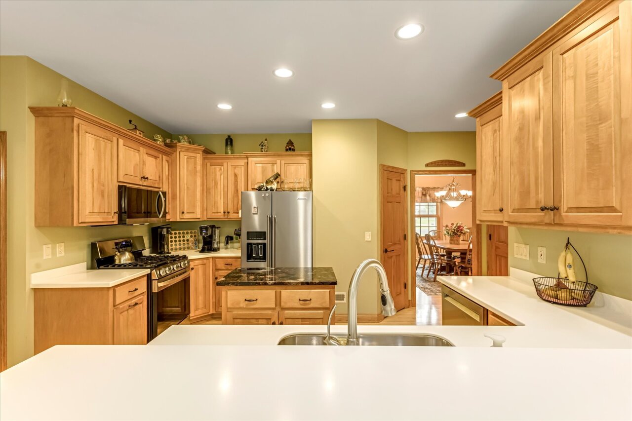 Wisconsin Lake Home for sale (MLS#: 1923732) at 440 E Red Pine Cir, in Dousman, Wisconsin. (6 of 30)