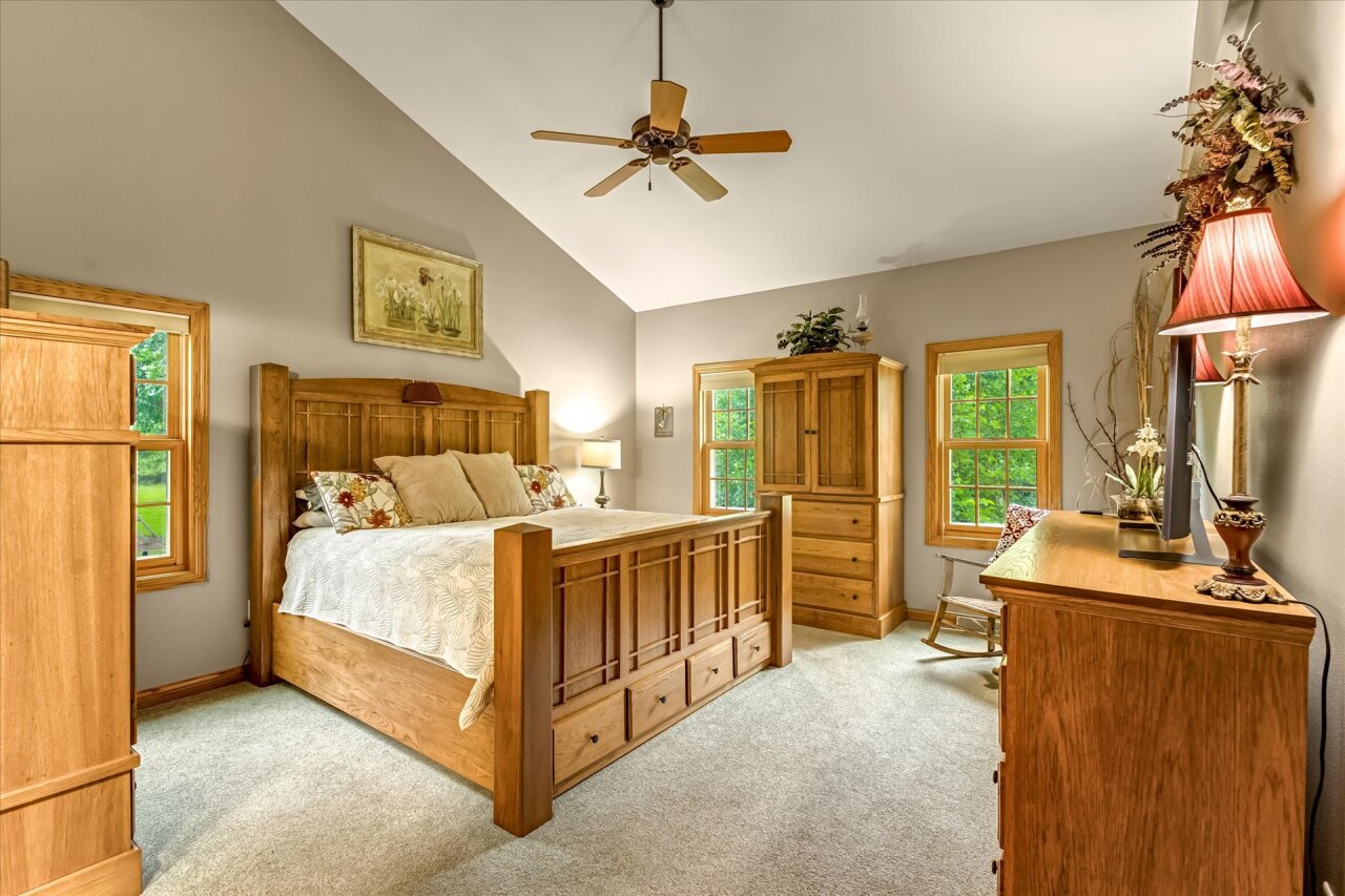 Wisconsin Lake Home for sale (MLS#: 1923732) at 440 E Red Pine Cir, in Dousman, Wisconsin. (8 of 30)