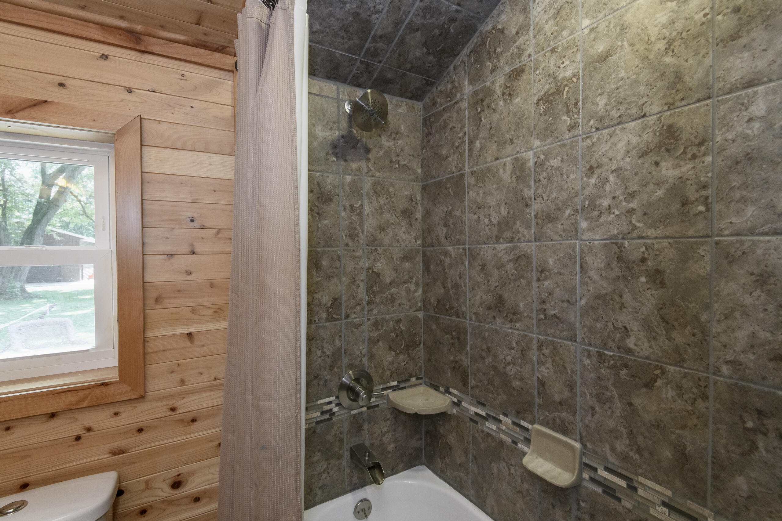Wisconsin Lake Home for sale (MLS#: 1923742) at W378S5089 W Pretty Lake Rd, in Ottawa, Wisconsin. (18 of 62)