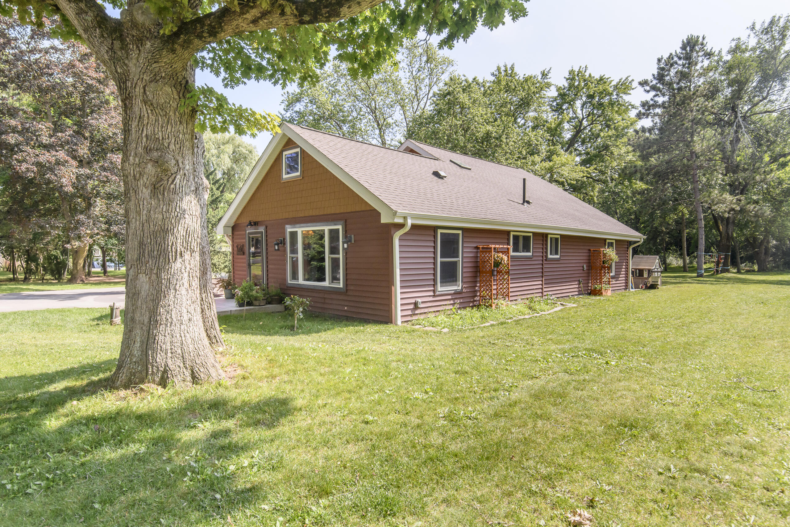 Wisconsin Lake Home for sale (MLS#: 1923742) at W378S5089 W Pretty Lake Rd, in Ottawa, Wisconsin. (40 of 62)