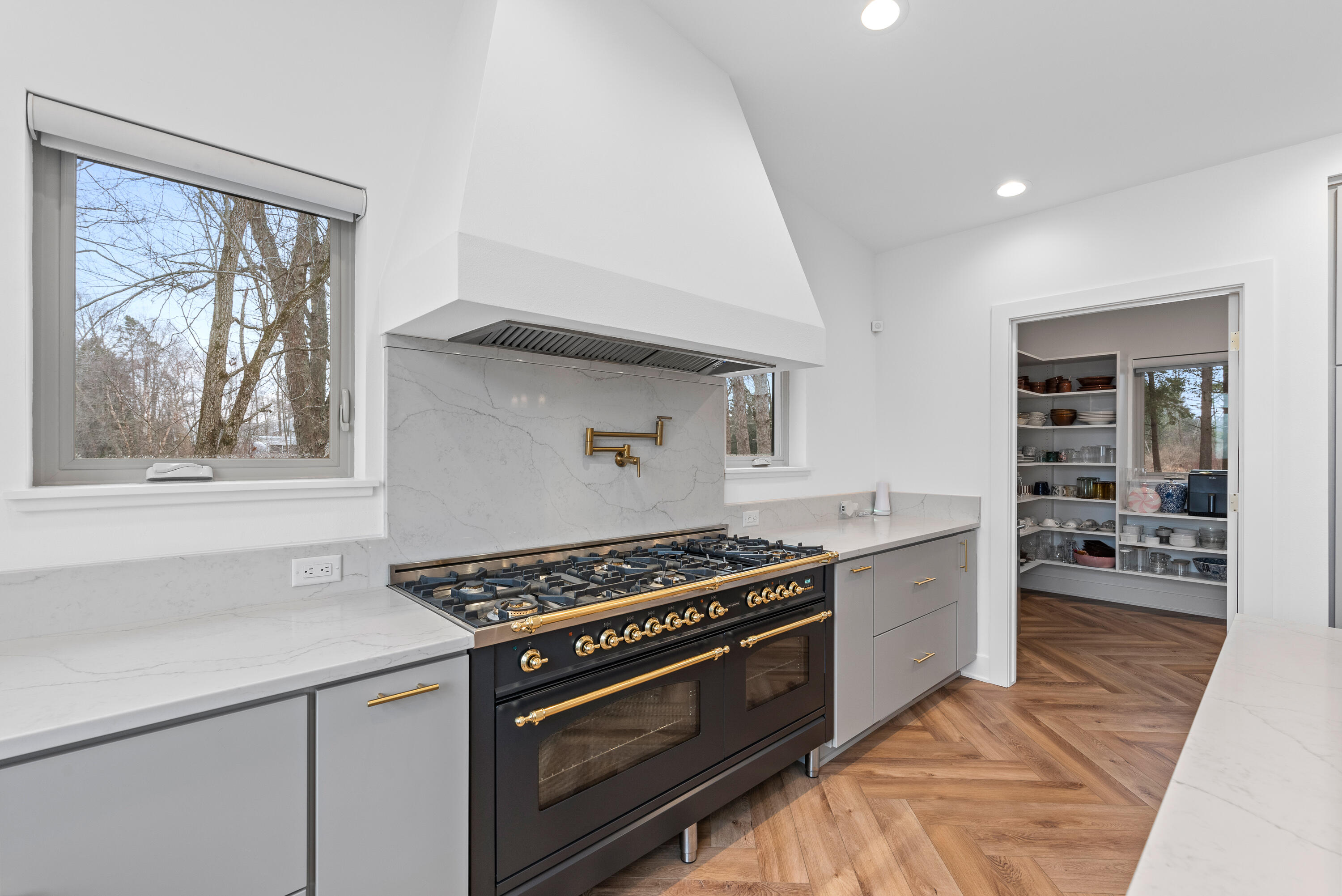 Wisconsin Lake Home for sale (MLS#: 1923772) at 13480 N Lakewood Dr, in Mequon, Wisconsin. (13 of 74)