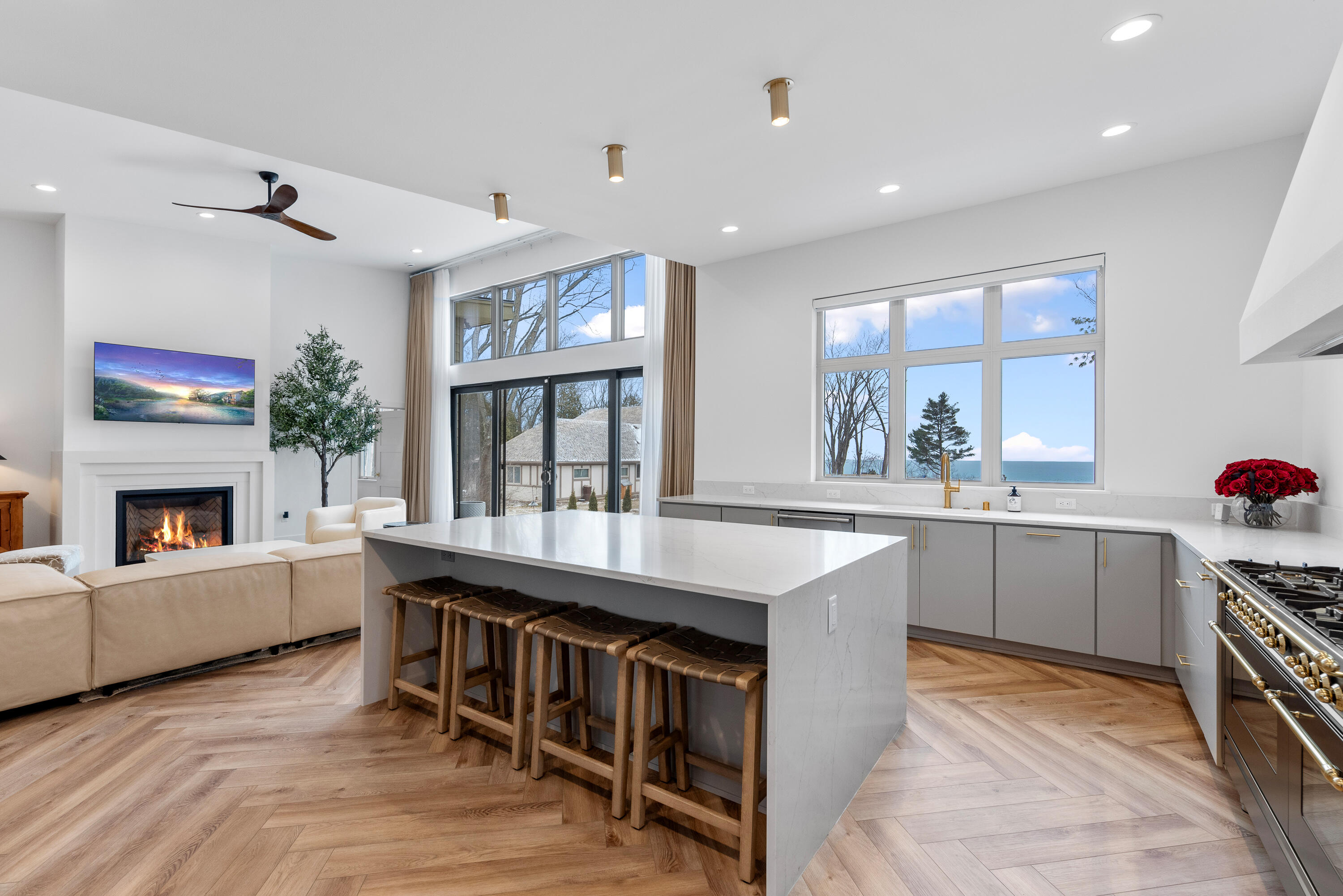 Wisconsin Lake Home for sale (MLS#: 1923772) at 13480 N Lakewood Dr, in Mequon, Wisconsin. (21 of 74)