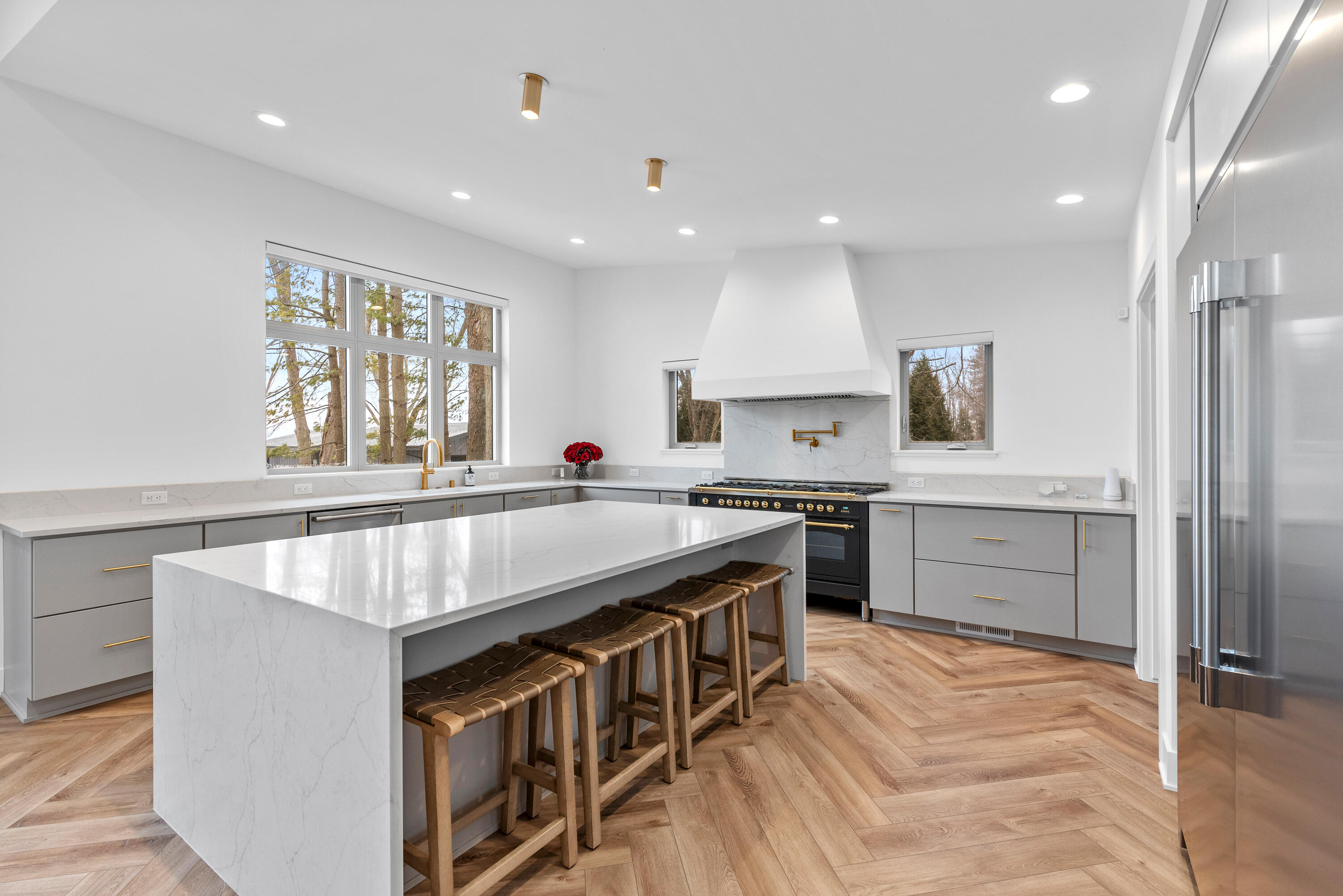 Wisconsin Lake Home for sale (MLS#: 1923772) at 13480 N Lakewood Dr, in Mequon, Wisconsin. (27 of 74)