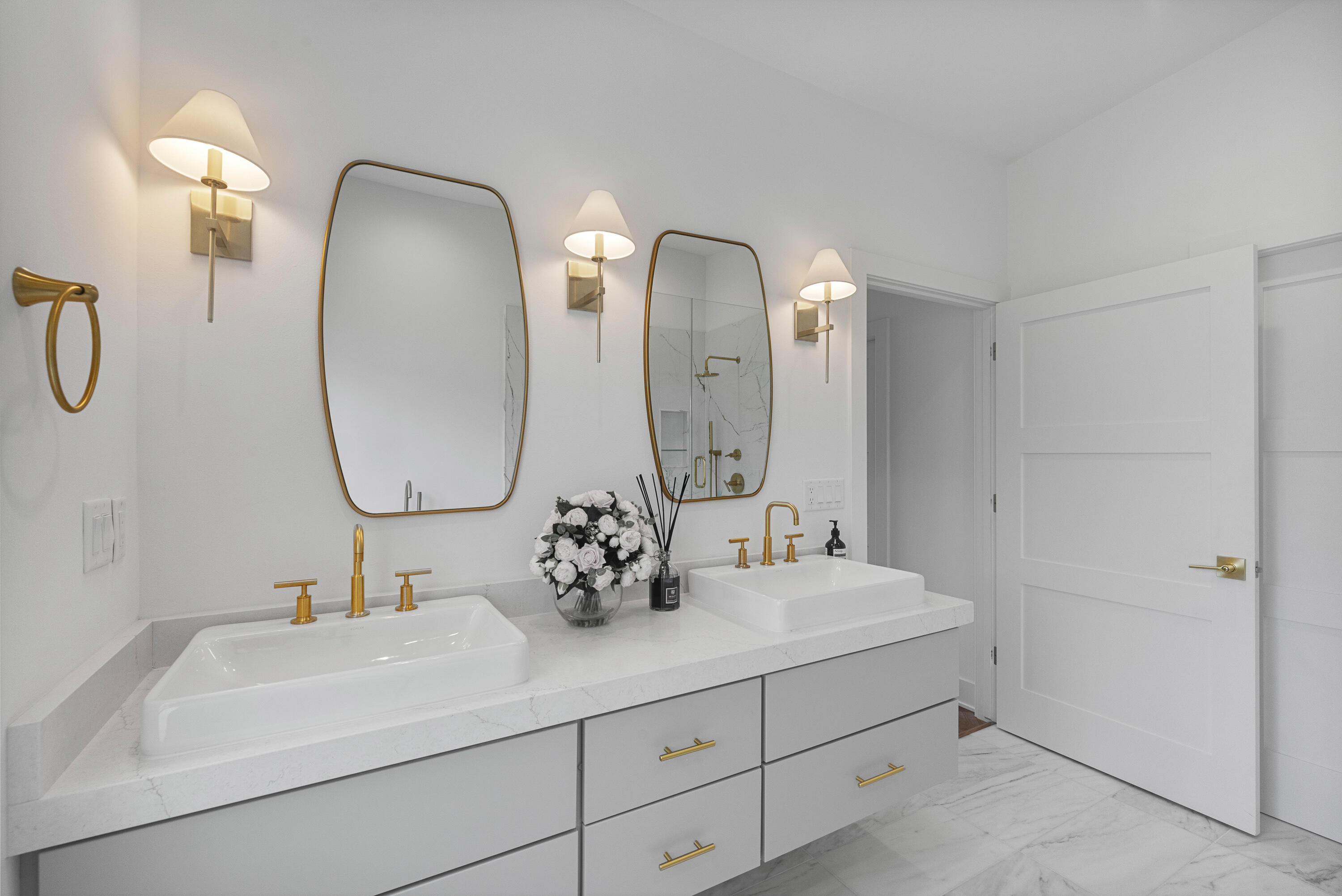 Wisconsin Lake Home for sale (MLS#: 1923772) at 13480 N Lakewood Dr, in Mequon, Wisconsin. (35 of 74)