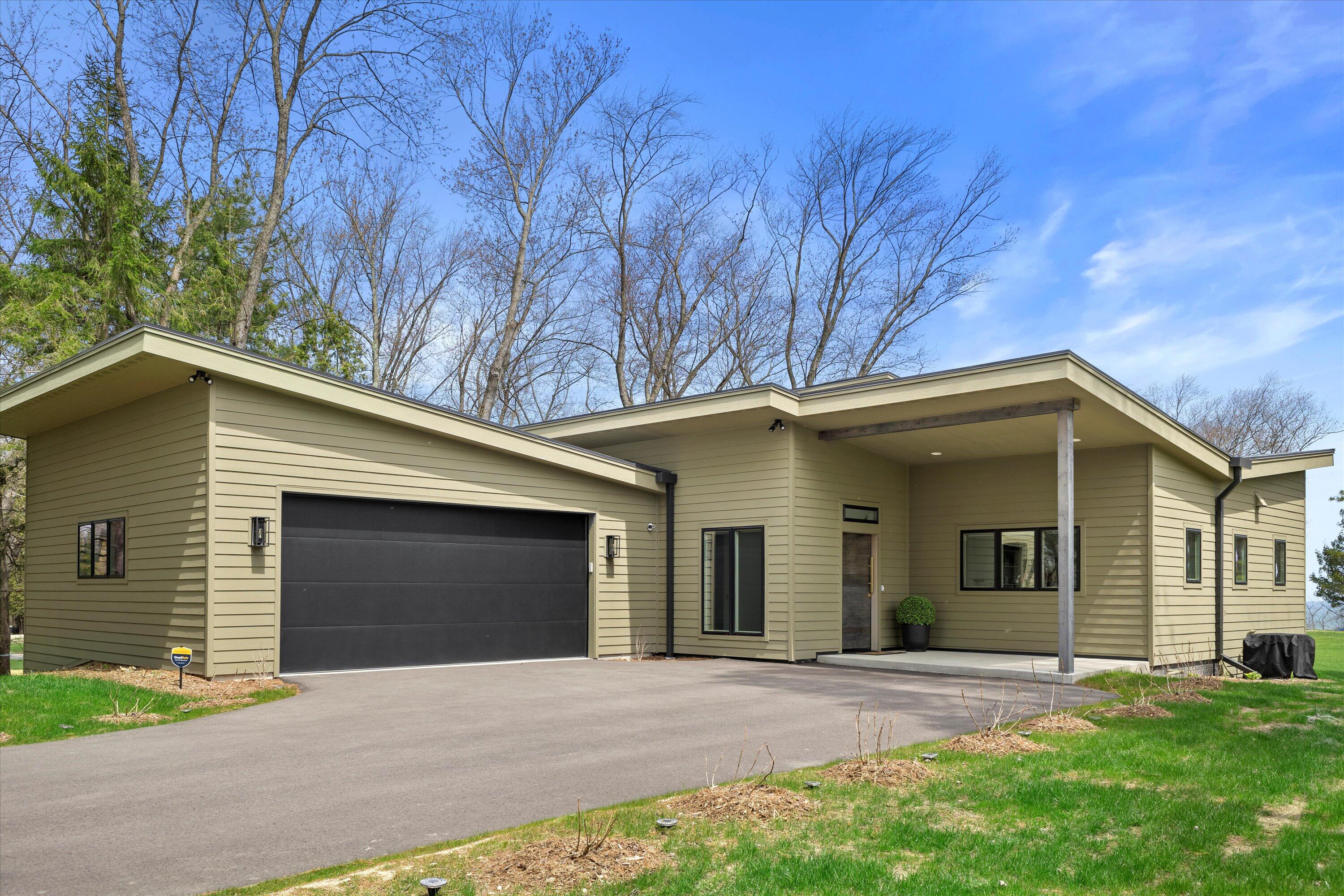 Wisconsin Lake Home for sale (MLS#: 1923772) at 13480 N Lakewood Dr, in Mequon, Wisconsin. (50 of 74)