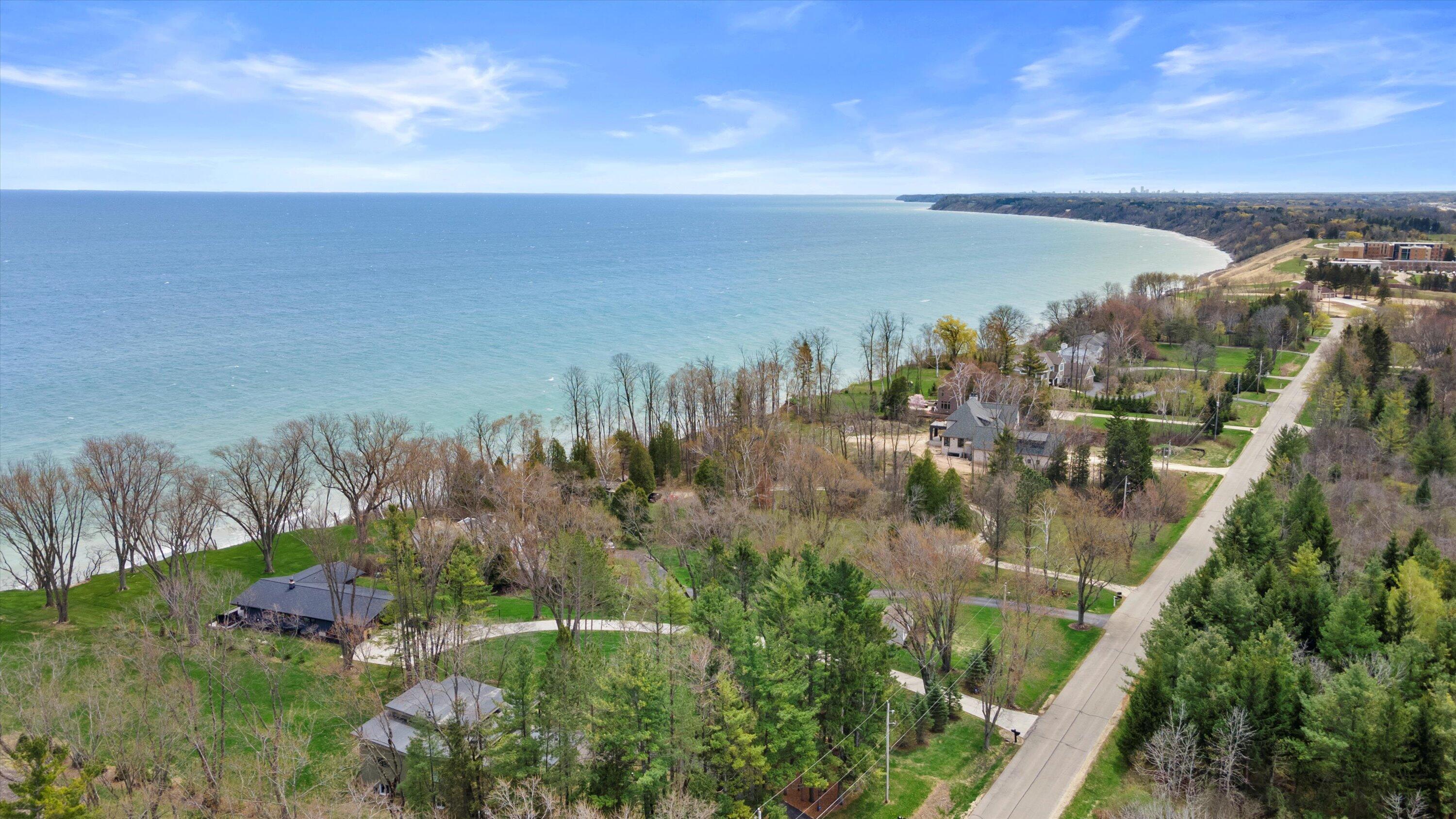 Wisconsin Lake Home for sale (MLS#: 1923772) at 13480 N Lakewood Dr, in Mequon, Wisconsin. (70 of 74)