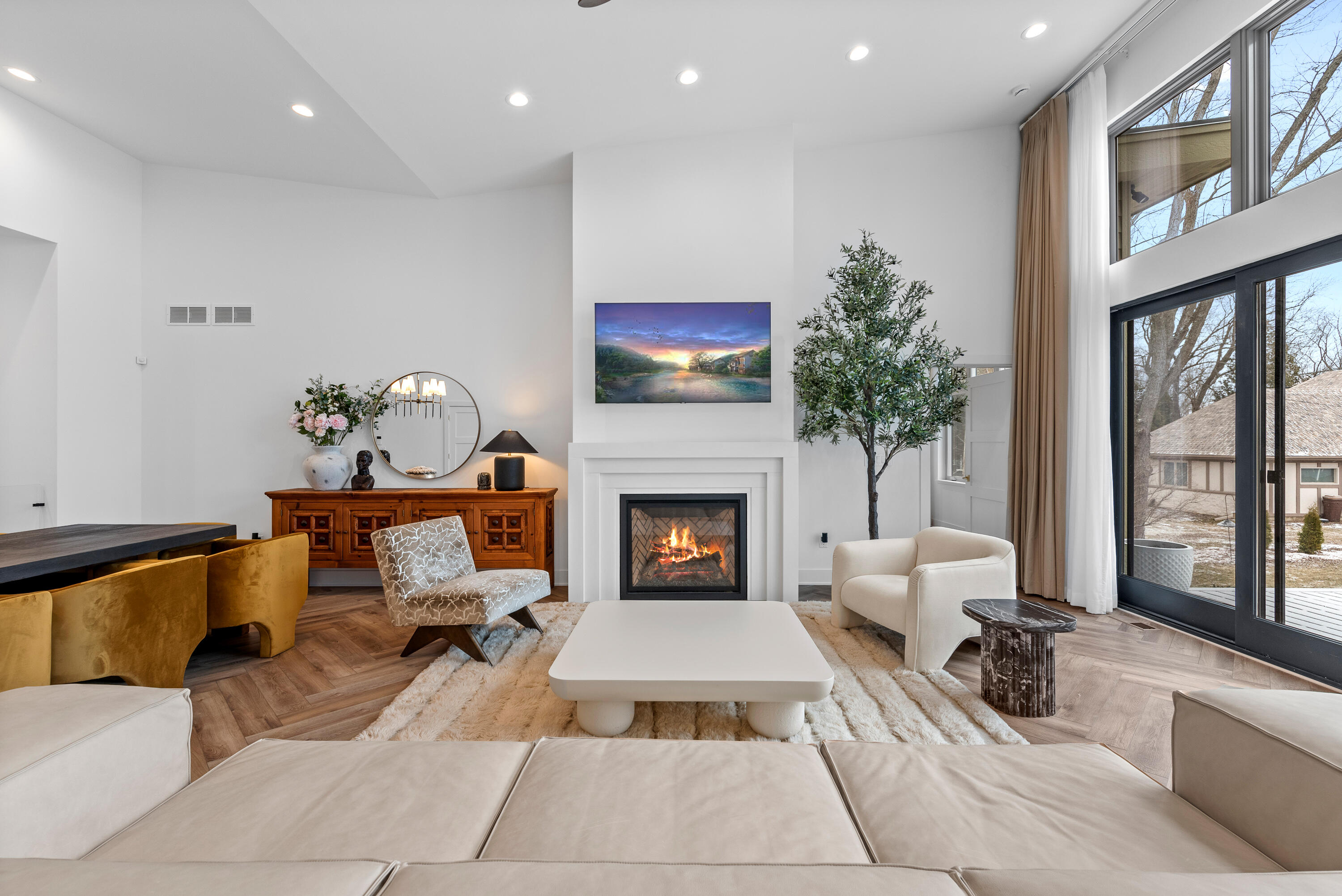 Wisconsin Lake Home for sale (MLS#: 1923772) at 13480 N Lakewood Dr, in Mequon, Wisconsin. (10 of 74)
