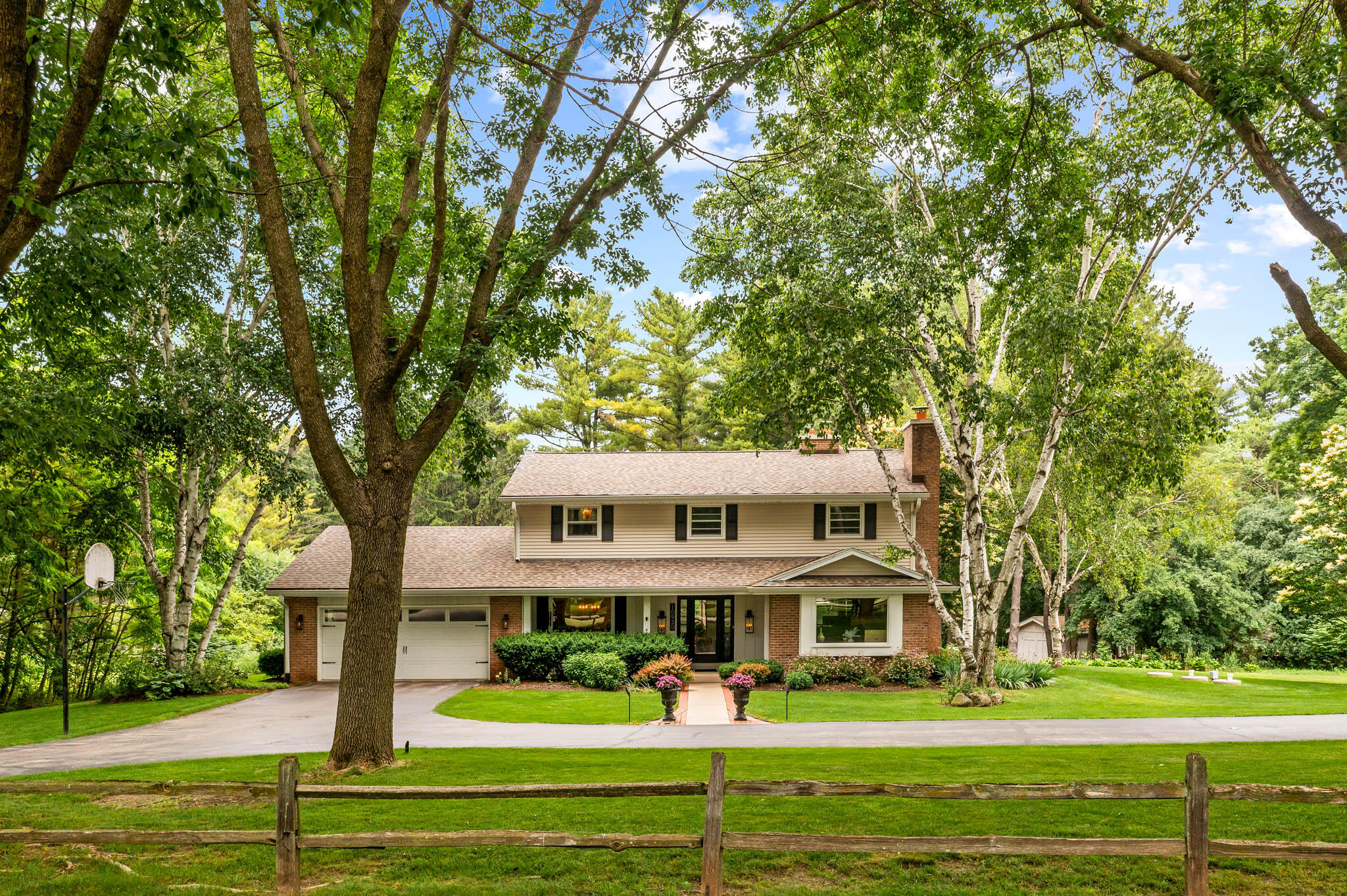 Wisconsin Lake Home for sale (MLS#: 1923859) at 10930  Hidden Valley Dr, in Cedarburg, Wisconsin. (2 of 45)