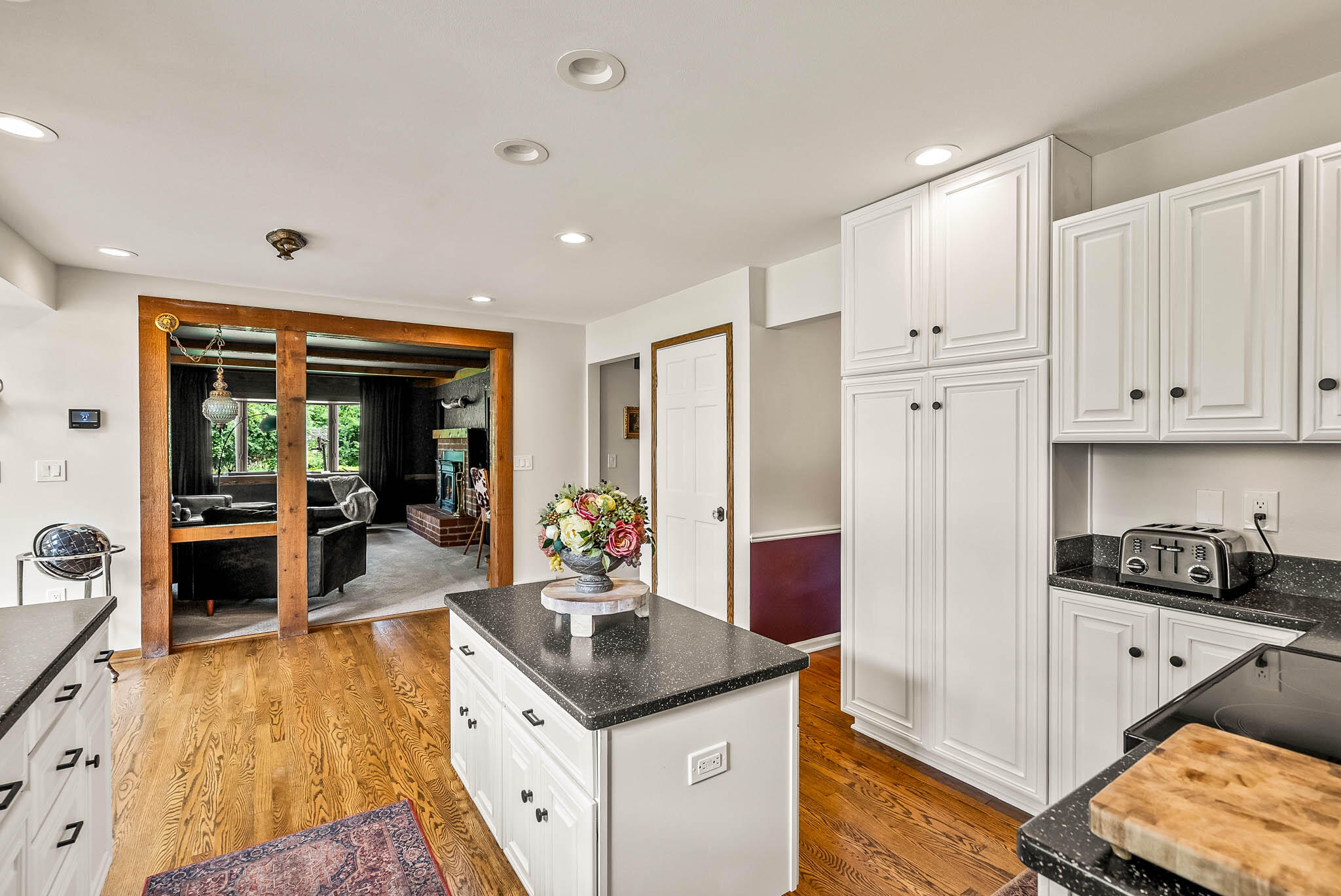 Wisconsin Lake Home for sale (MLS#: 1923859) at 10930  Hidden Valley Dr, in Cedarburg, Wisconsin. (13 of 45)