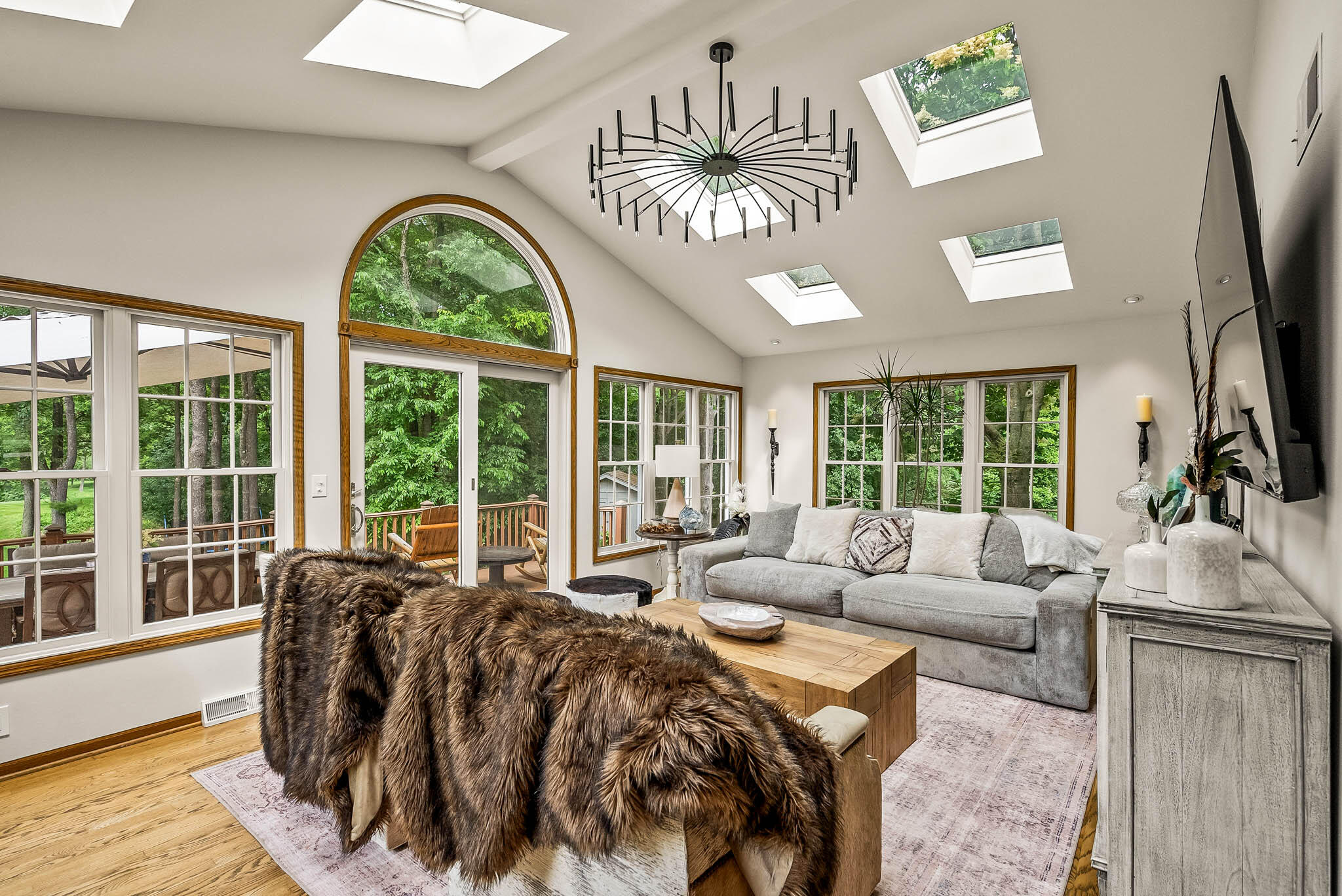 Wisconsin Lake Home for sale (MLS#: 1923859) at 10930  Hidden Valley Dr, in Cedarburg, Wisconsin. (17 of 45)