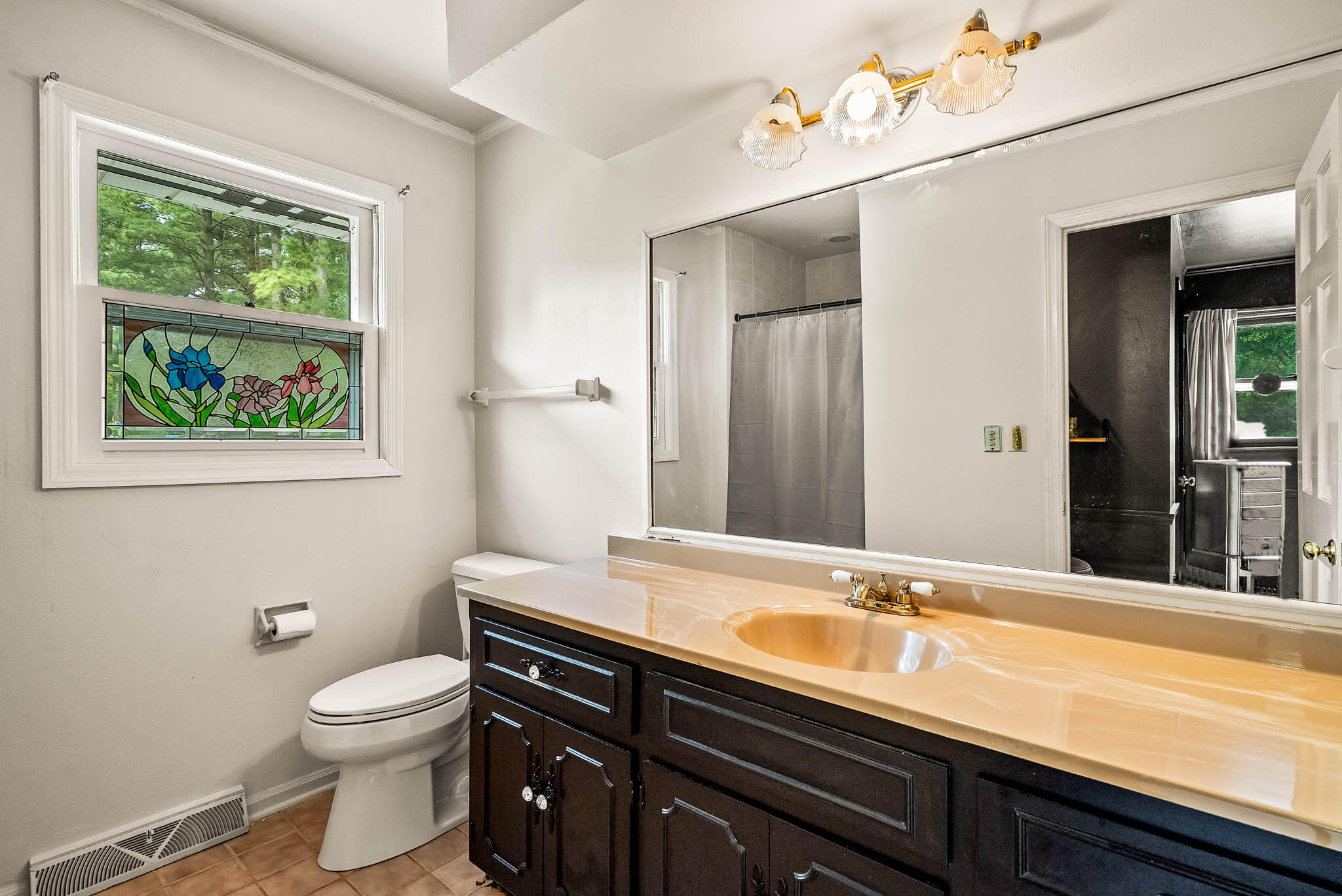 Wisconsin Lake Home for sale (MLS#: 1923859) at 10930  Hidden Valley Dr, in Cedarburg, Wisconsin. (27 of 45)
