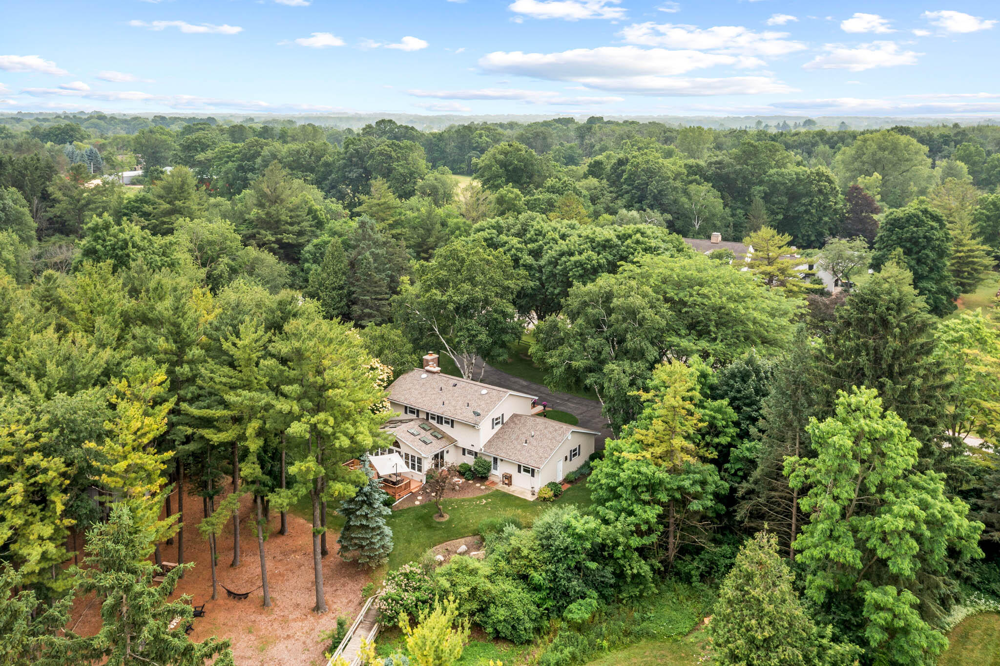 Wisconsin Lake Home for sale (MLS#: 1923859) at 10930  Hidden Valley Dr, in Cedarburg, Wisconsin. (43 of 45)