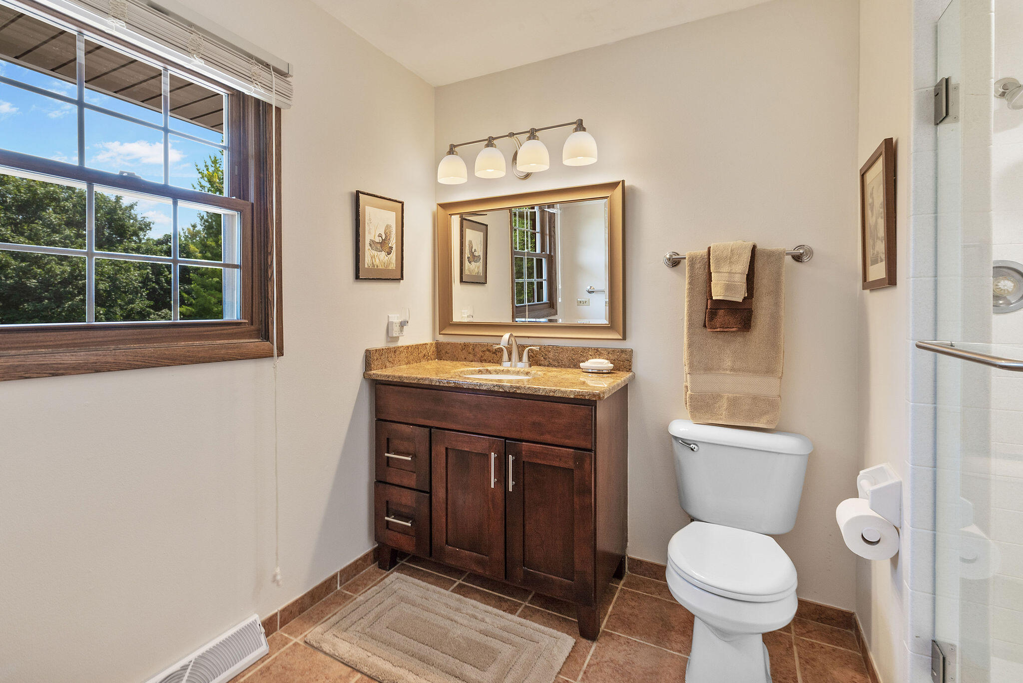 Wisconsin Lake Home for sale (MLS#: 1923864) at 10524 N O'Connell Ln, in Mequon, Wisconsin. (14 of 33)