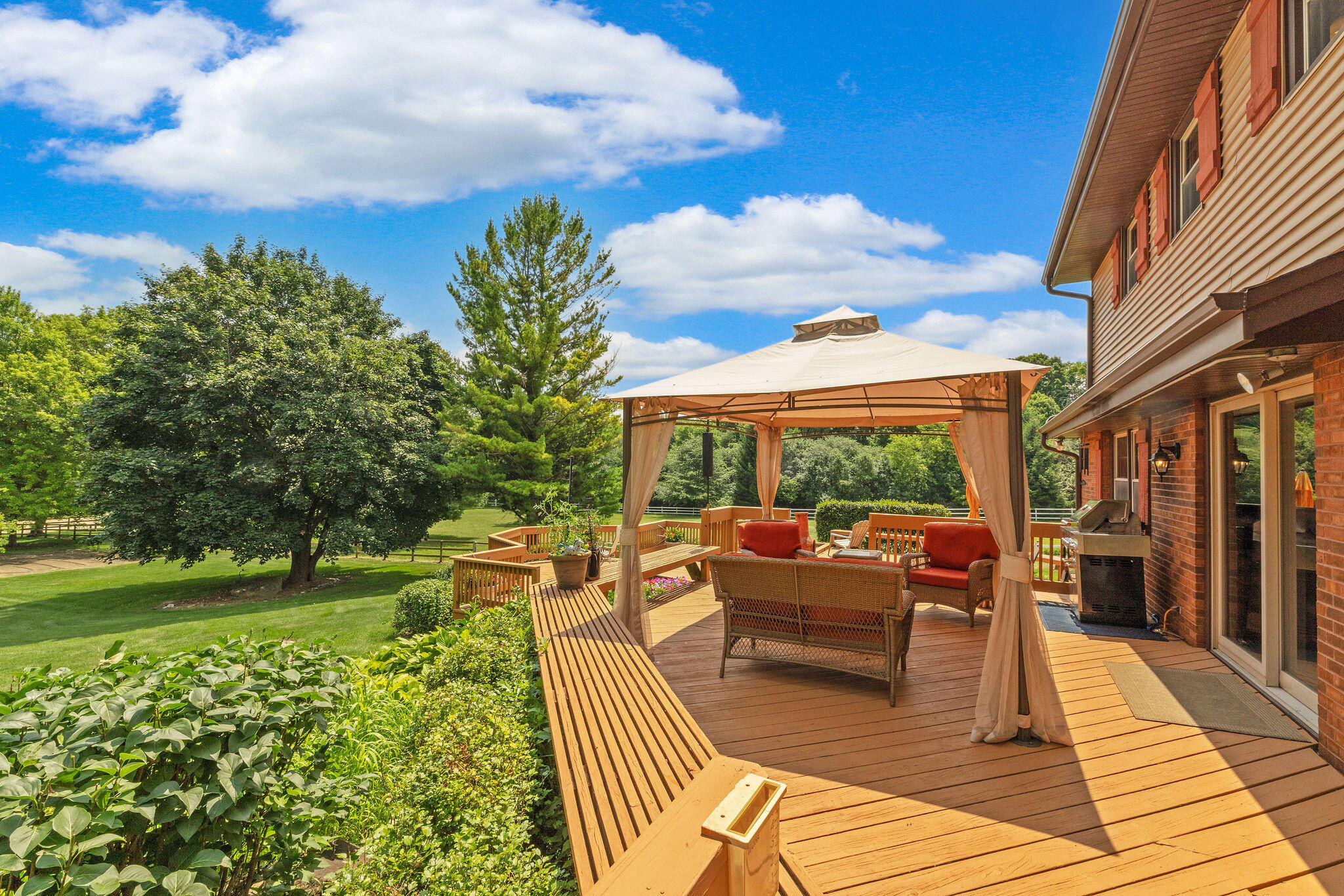 Wisconsin Lake Home for sale (MLS#: 1923864) at 10524 N O'Connell Ln, in Mequon, Wisconsin. (20 of 33)
