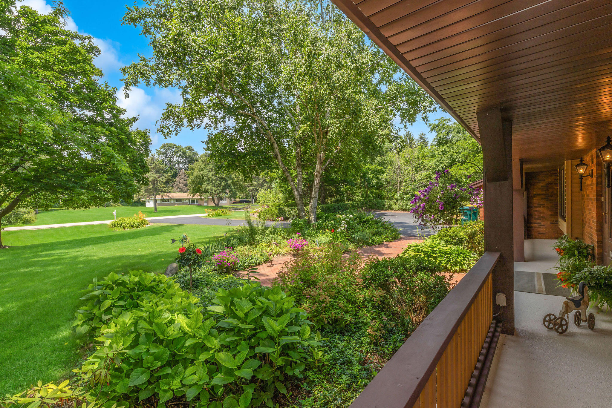 Wisconsin Lake Home for sale (MLS#: 1923864) at 10524 N O'Connell Ln, in Mequon, Wisconsin. (3 of 33)