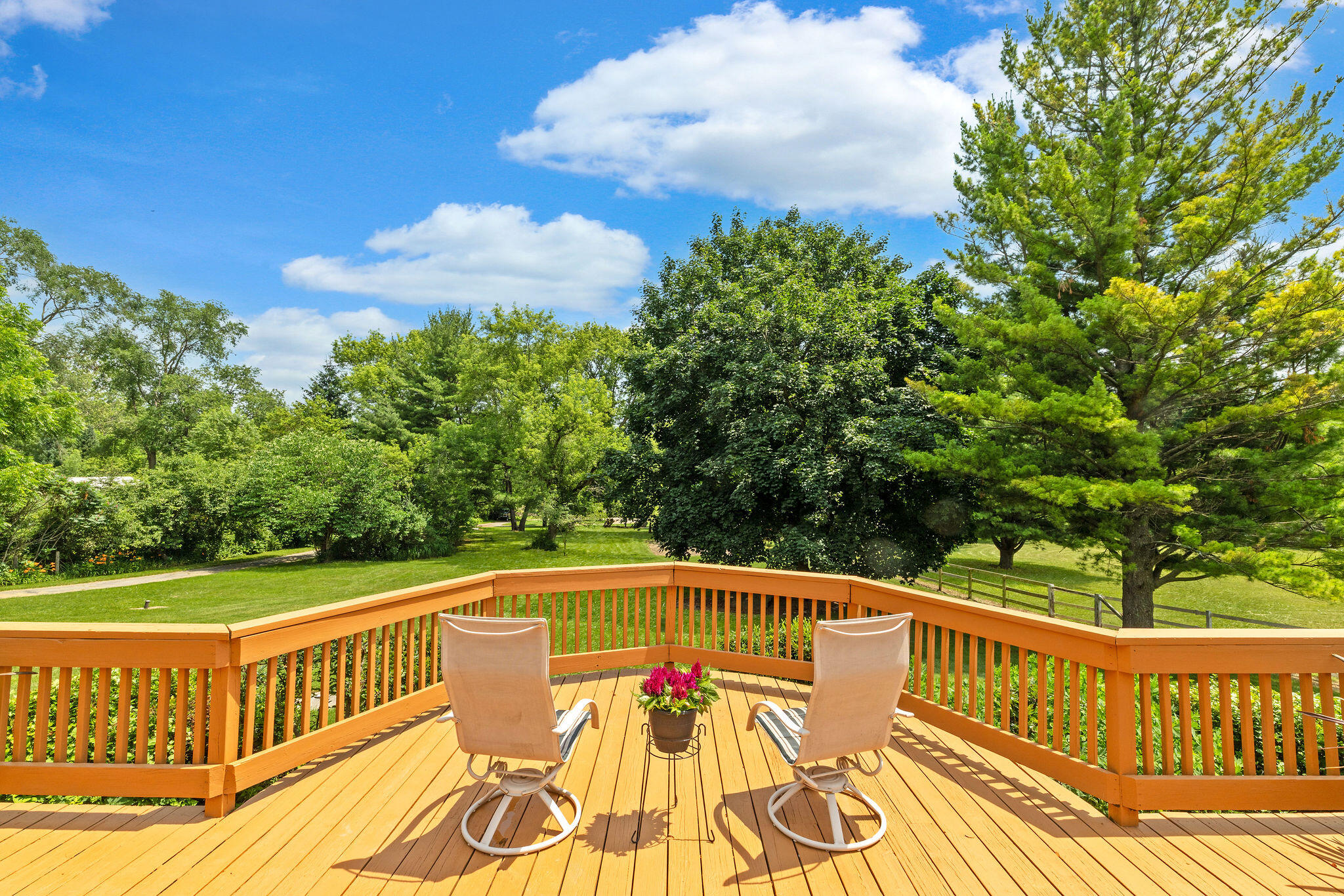 Wisconsin Lake Home for sale (MLS#: 1923864) at 10524 N O'Connell Ln, in Mequon, Wisconsin. (23 of 33)