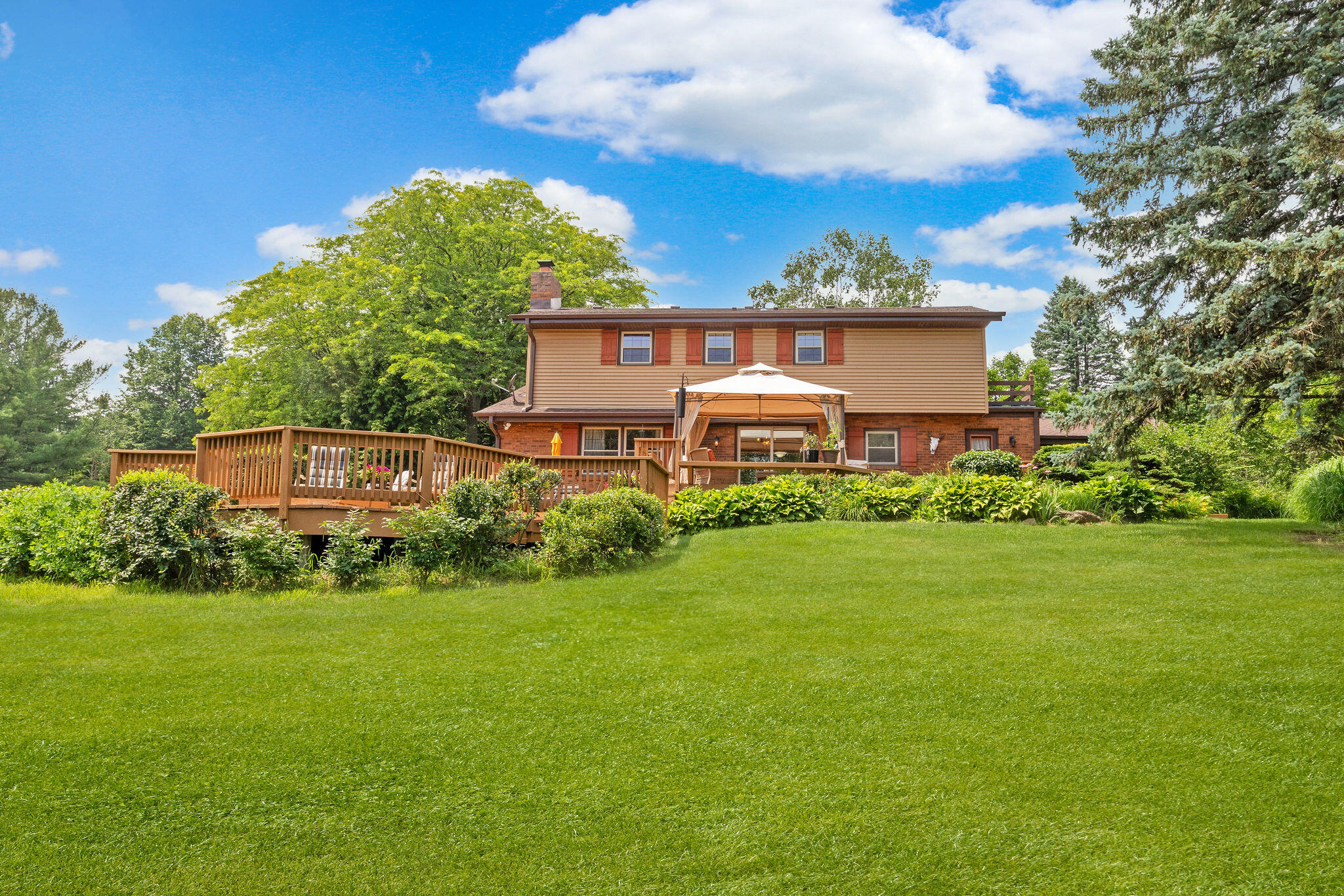 Wisconsin Lake Home for sale (MLS#: 1923864) at 10524 N O'Connell Ln, in Mequon, Wisconsin. (24 of 33)