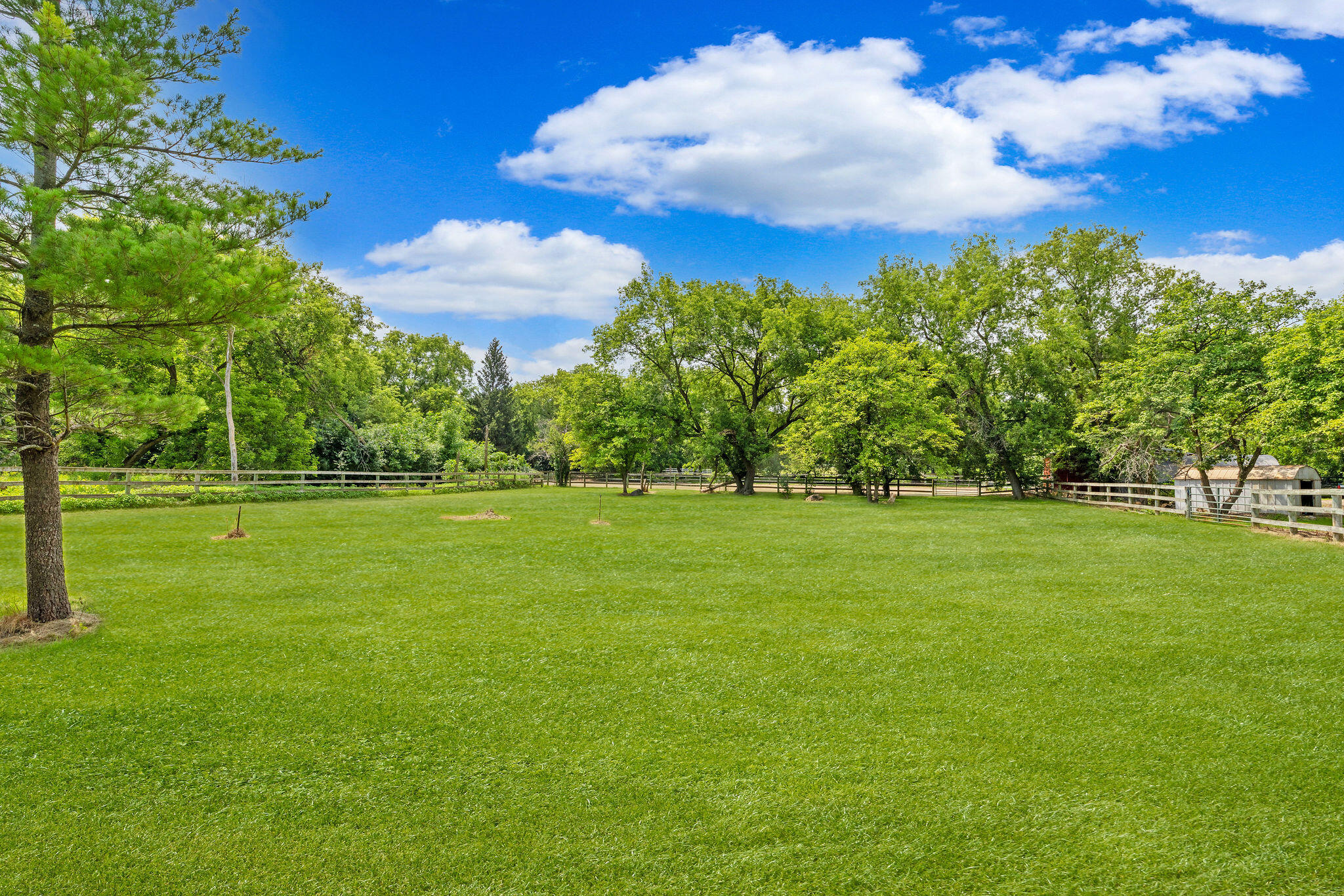 Wisconsin Lake Home for sale (MLS#: 1923864) at 10524 N O'Connell Ln, in Mequon, Wisconsin. (26 of 33)