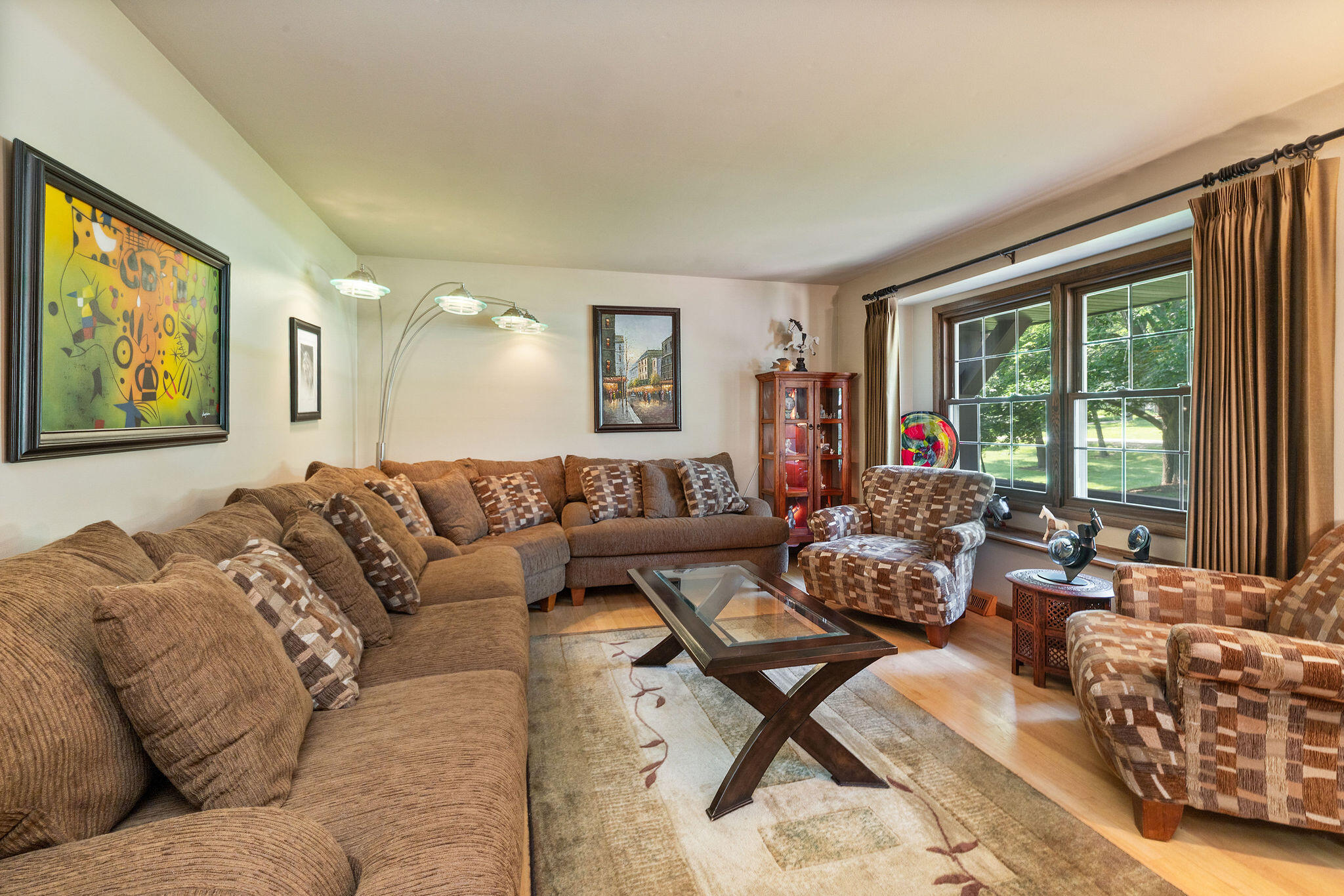 Wisconsin Lake Home for sale (MLS#: 1923864) at 10524 N O'Connell Ln, in Mequon, Wisconsin. (4 of 33)