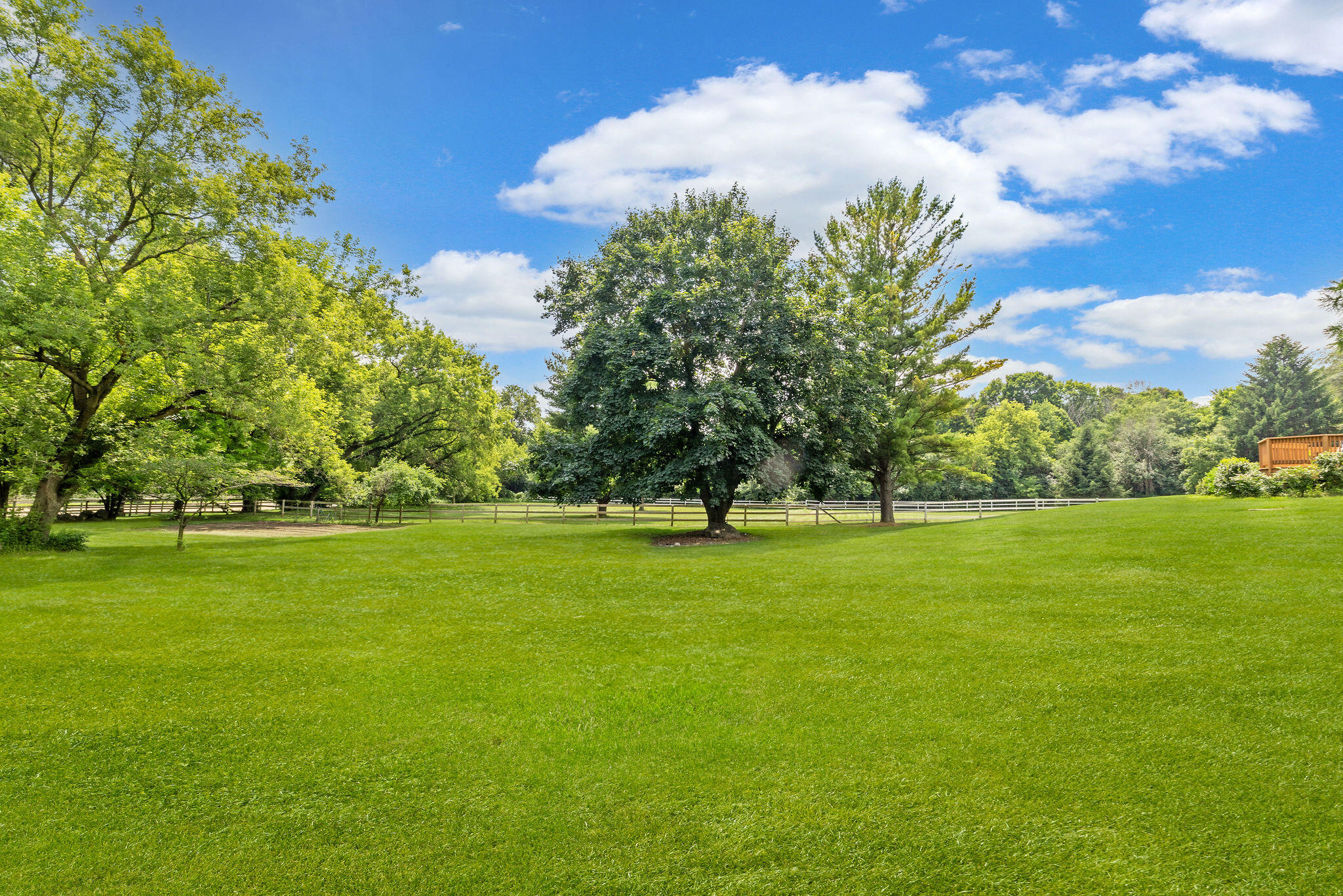 Wisconsin Lake Home for sale (MLS#: 1923864) at 10524 N O'Connell Ln, in Mequon, Wisconsin. (31 of 33)