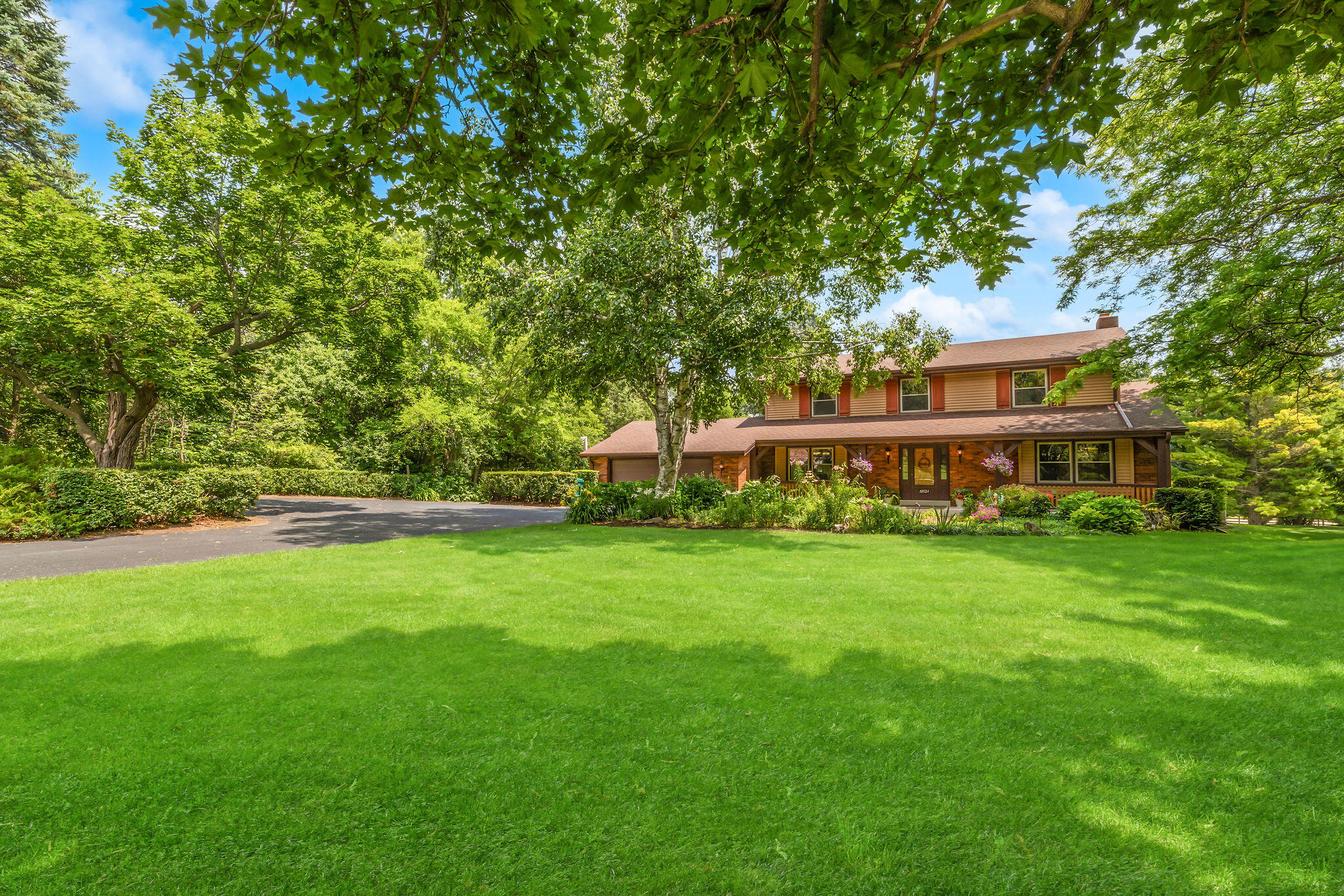 Wisconsin Lake Home for sale (MLS#: 1923864) at 10524 N O'Connell Ln, in Mequon, Wisconsin. (32 of 33)