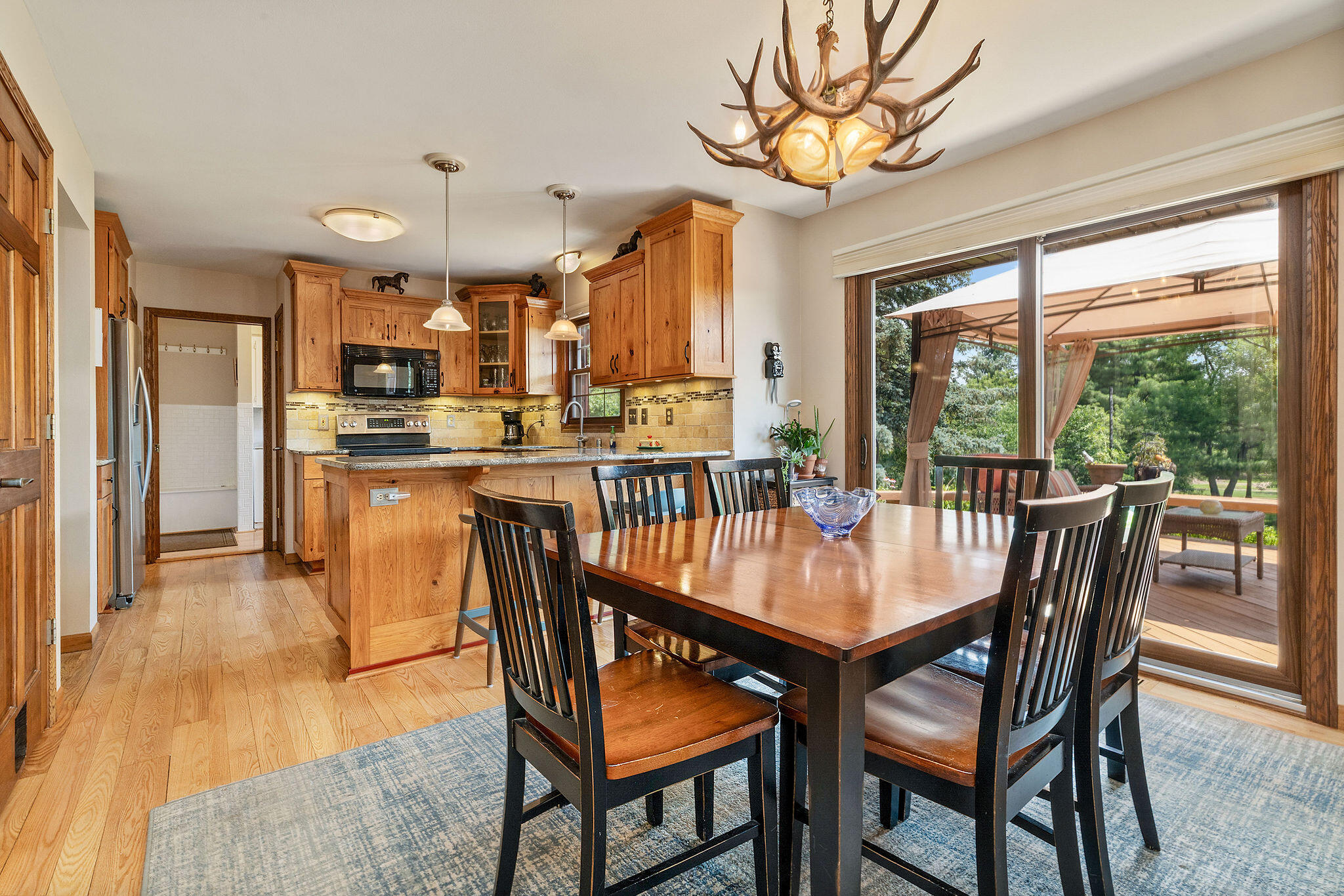Wisconsin Lake Home for sale (MLS#: 1923864) at 10524 N O'Connell Ln, in Mequon, Wisconsin. (8 of 33)