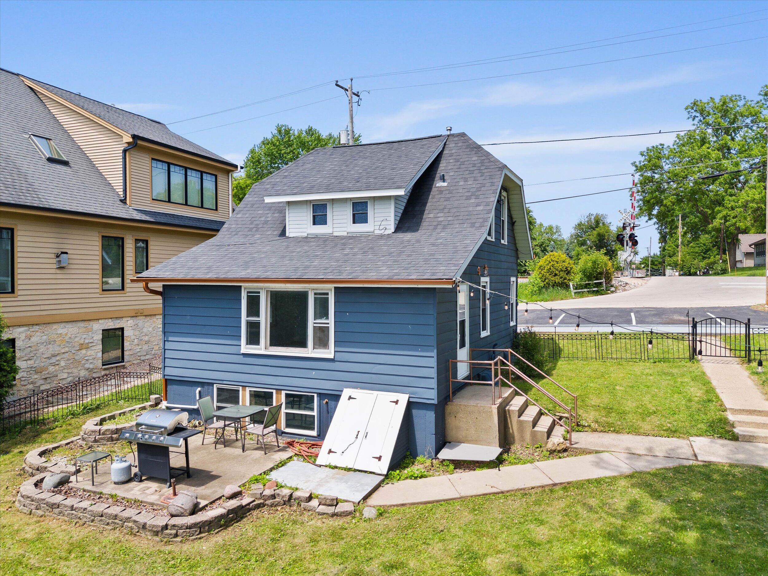 Wisconsin Lake Home for sale (MLS#: 1923887) at 620  Kopmeier Dr, in Pewaukee, Wisconsin. (21 of 48)