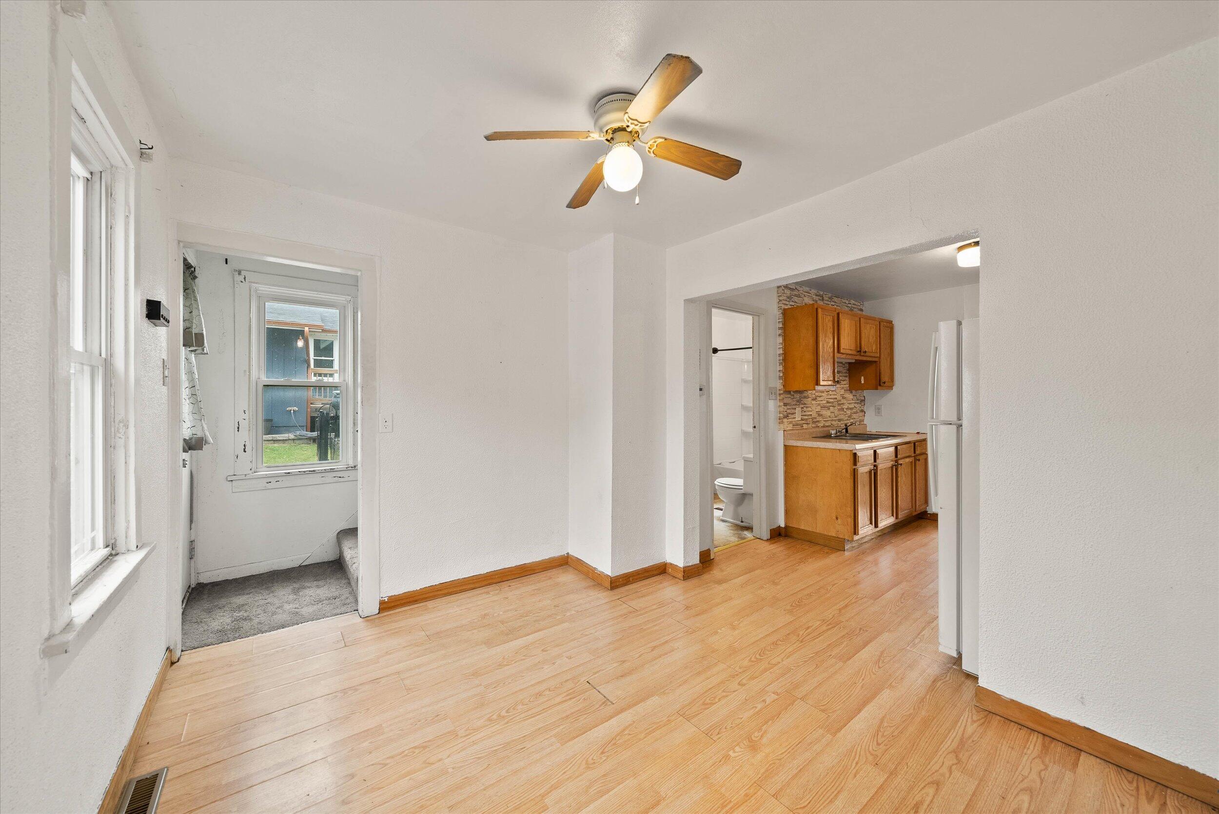 Wisconsin Lake Home for sale (MLS#: 1923887) at 620  Kopmeier Dr, in Pewaukee, Wisconsin. (22 of 48)