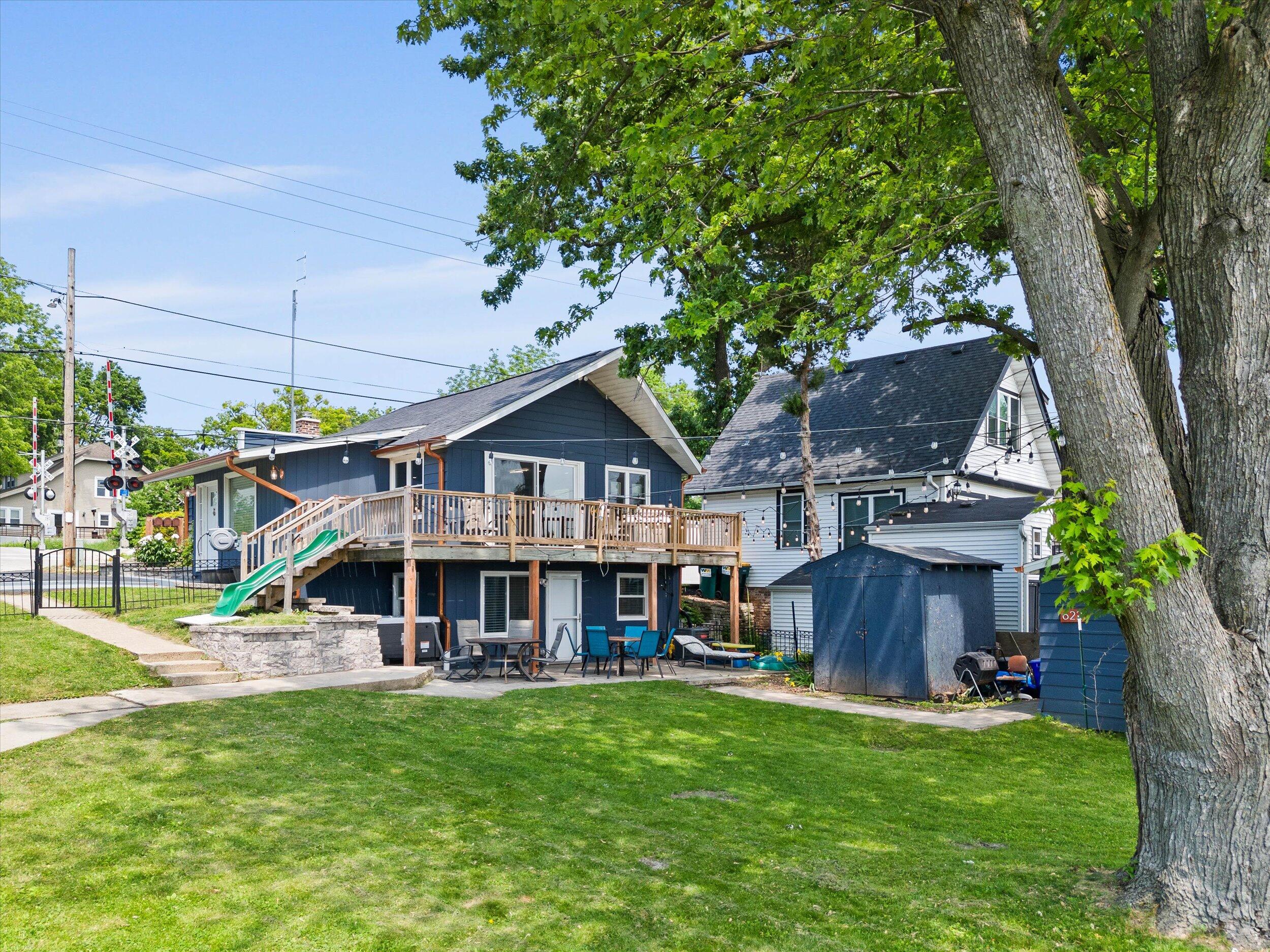 Wisconsin Lake Home for sale (MLS#: 1923887) at 620  Kopmeier Dr, in Pewaukee, Wisconsin. (36 of 48)