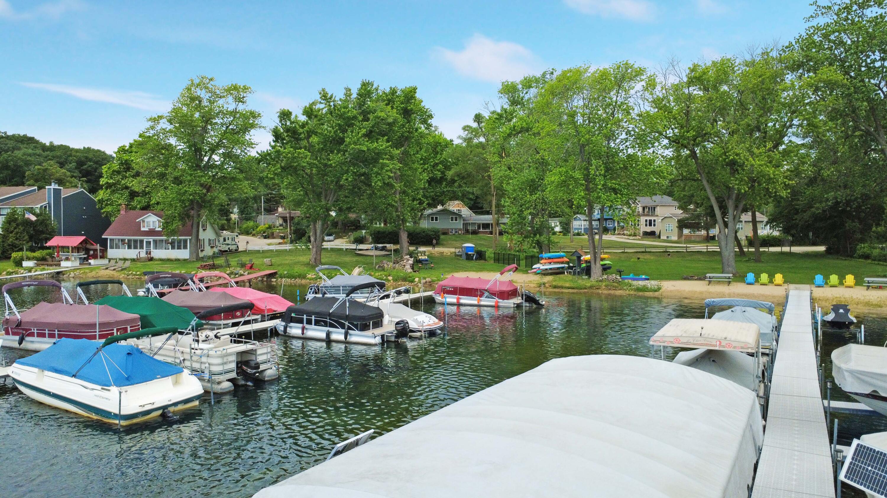 Wisconsin Lake Home for sale (MLS#: 1923923) at 332  Oak Ridge Dr, in Twin Lakes, Wisconsin. (25 of 27)