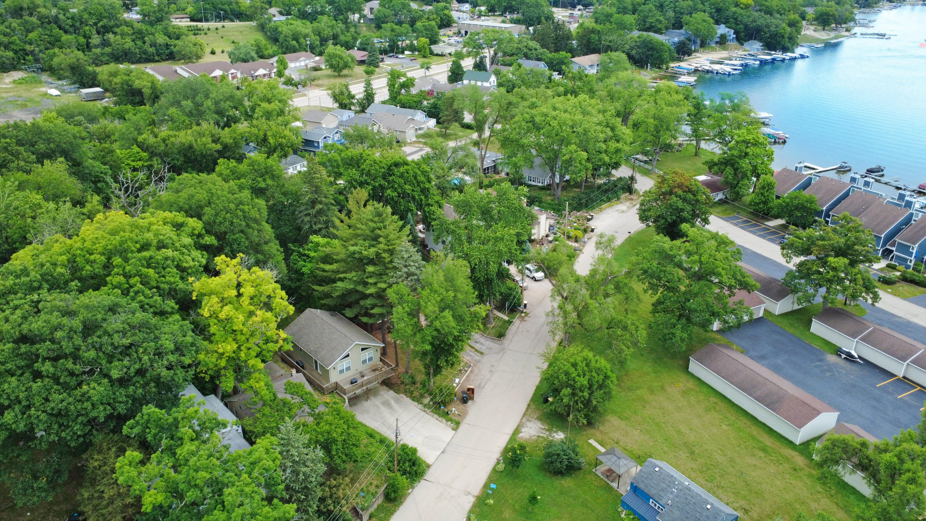 Wisconsin Lake Home for sale (MLS#: 1923923) at 332  Oak Ridge Dr, in Twin Lakes, Wisconsin. (27 of 27)