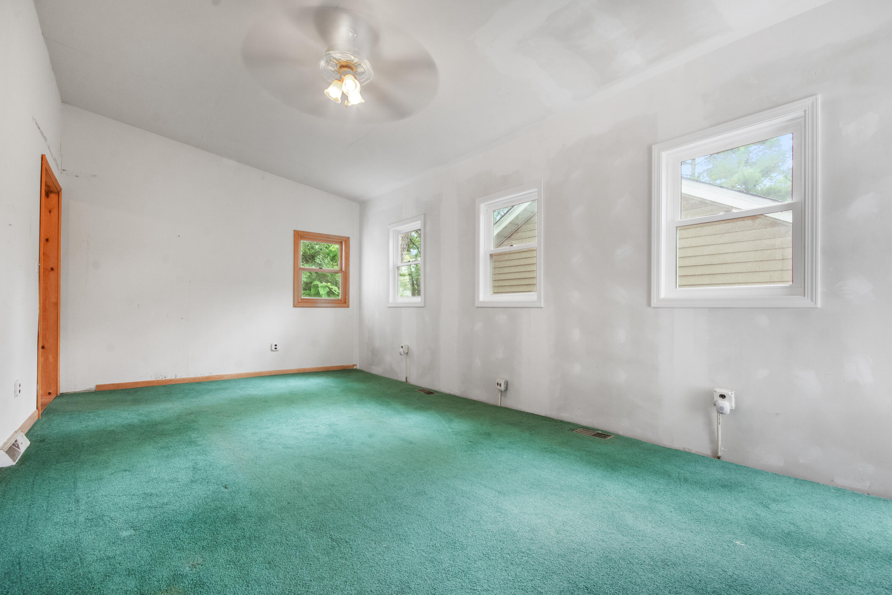 Wisconsin Lake Home for sale (MLS#: 1923923) at 332  Oak Ridge Dr, in Twin Lakes, Wisconsin. (7 of 27)