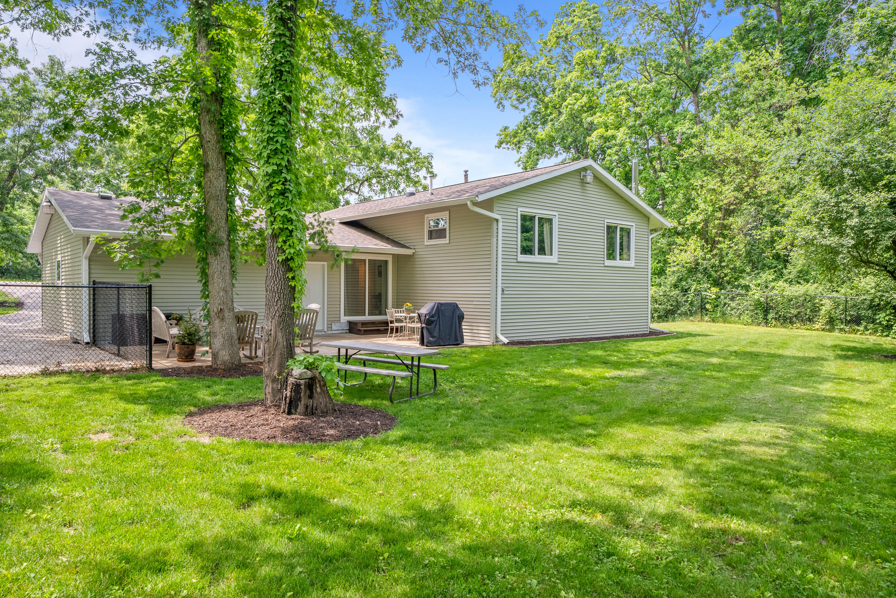 Wisconsin Lake Home for sale (MLS#: 1923976) at 2832  County Road O -, in Delavan, Wisconsin. (10 of 57)