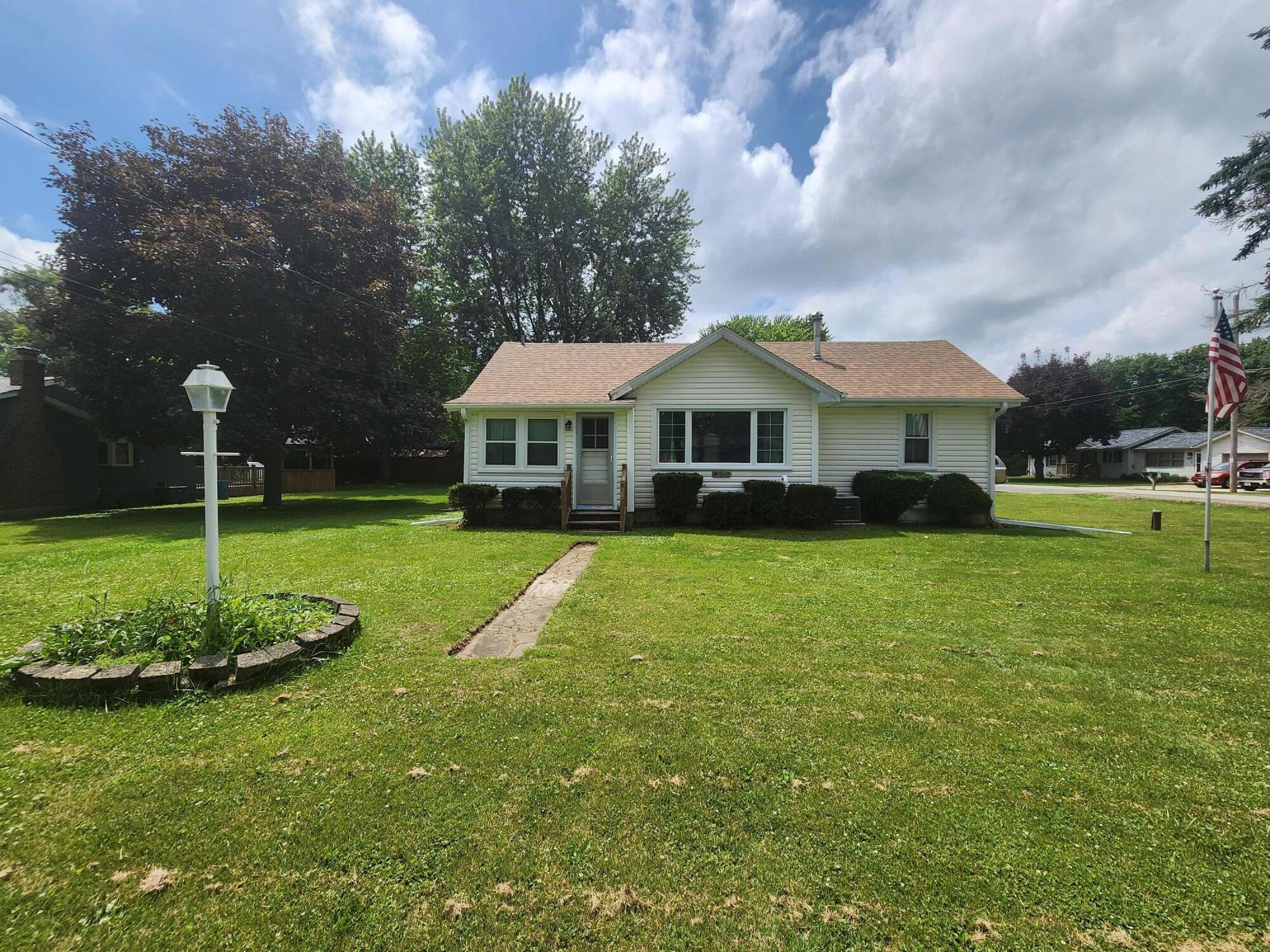 Wisconsin Lake Home for sale (MLS#: 1924021) at N1247  Highland Dr, in Bloomfield, Wisconsin. (2 of 24)