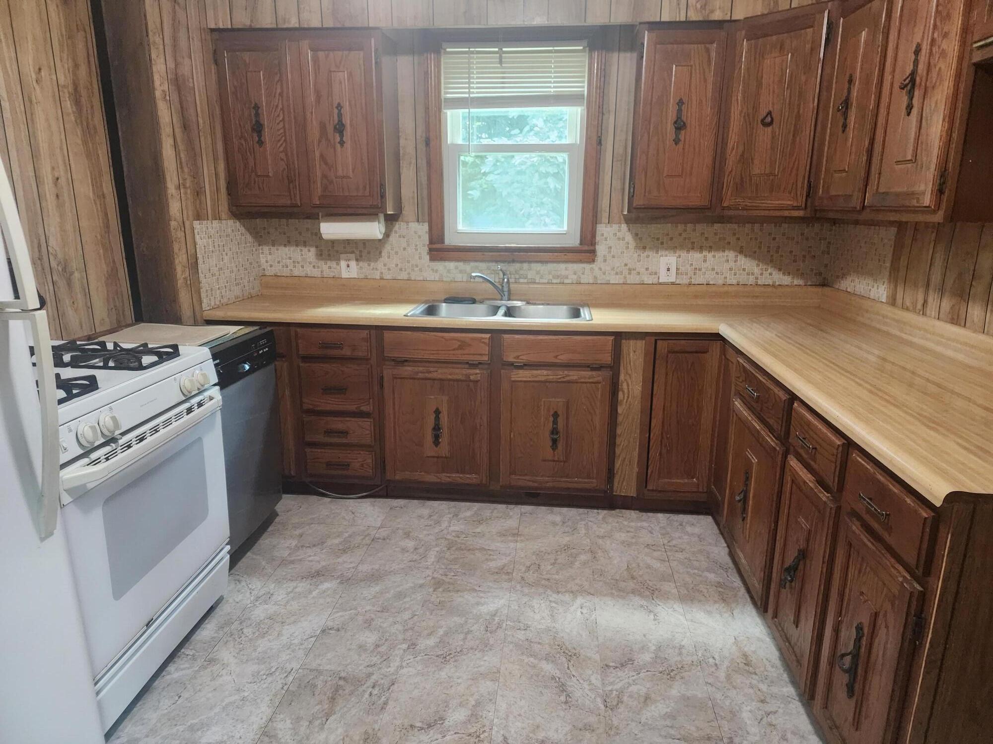 Wisconsin Lake Home for sale (MLS#: 1924021) at N1247  Highland Dr, in Bloomfield, Wisconsin. (14 of 24)