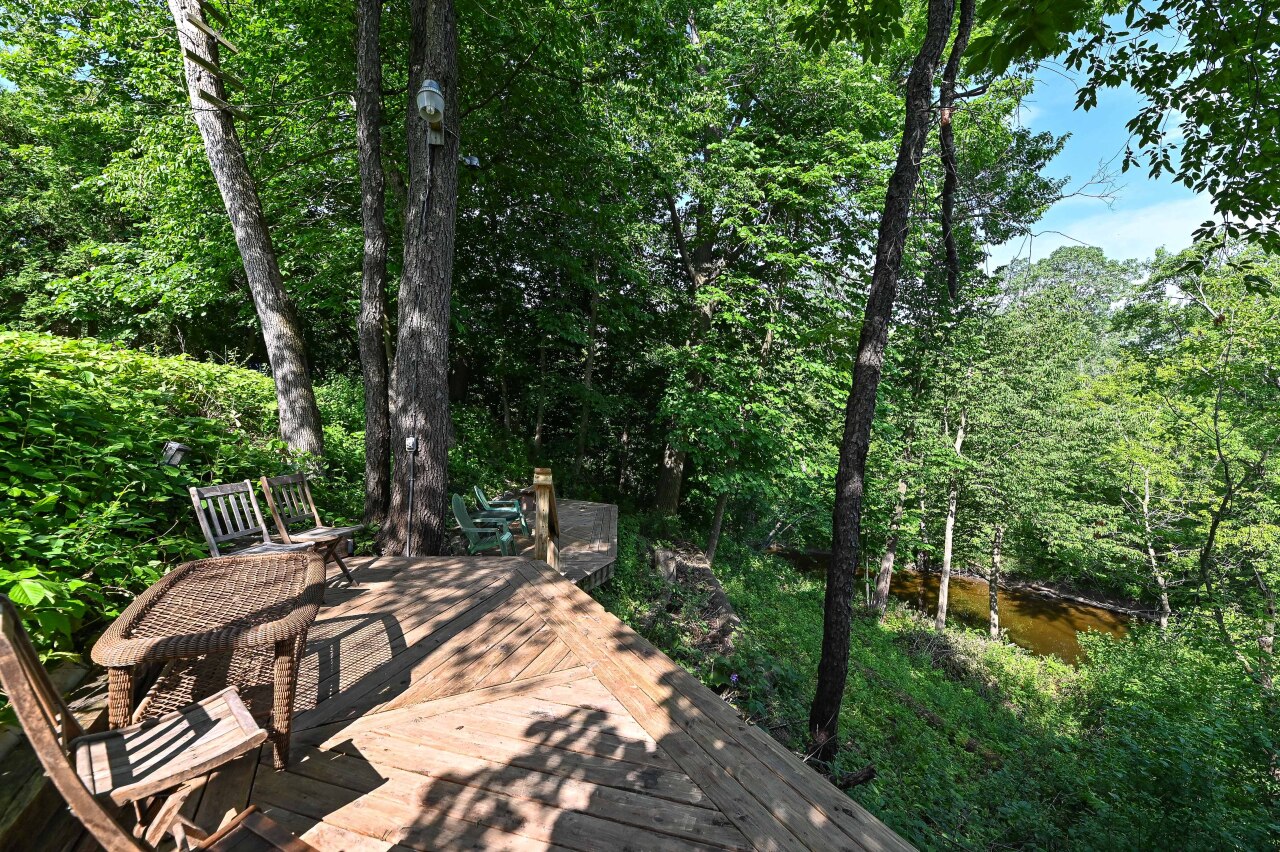 Wisconsin Lake Home for sale (MLS#: 1924056) at 4927  Kings Cove Rd, in Caledonia, Wisconsin. (3 of 40)