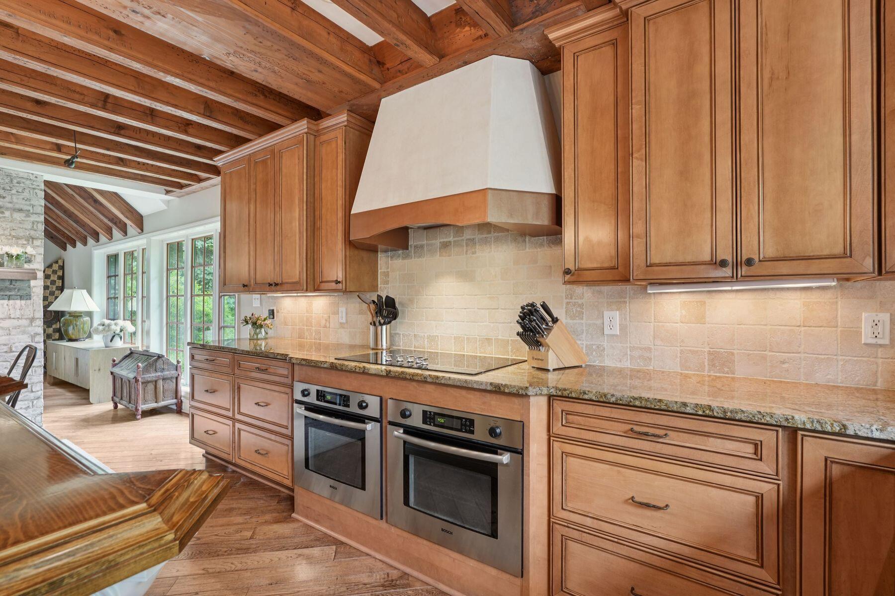 Wisconsin Lake Home for sale (MLS#: 1924103) at 1385 E Sauk Rd, in Grafton, Wisconsin. (11 of 40)