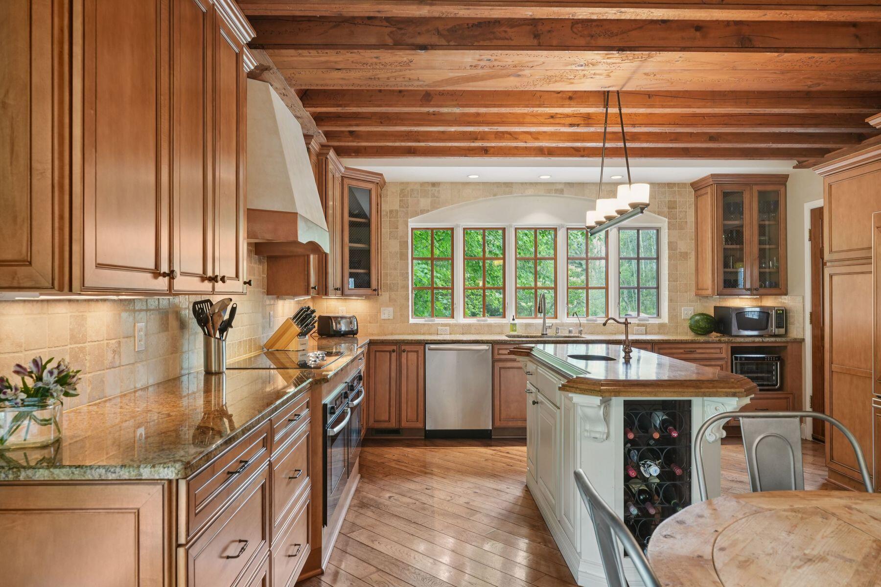 Wisconsin Lake Home for sale (MLS#: 1924103) at 1385 E Sauk Rd, in Grafton, Wisconsin. (12 of 40)