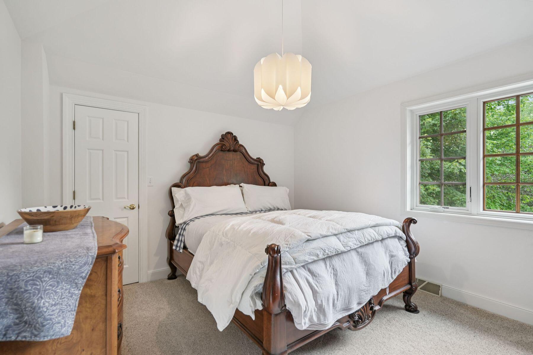 Wisconsin Lake Home for sale (MLS#: 1924103) at 1385 E Sauk Rd, in Grafton, Wisconsin. (33 of 40)