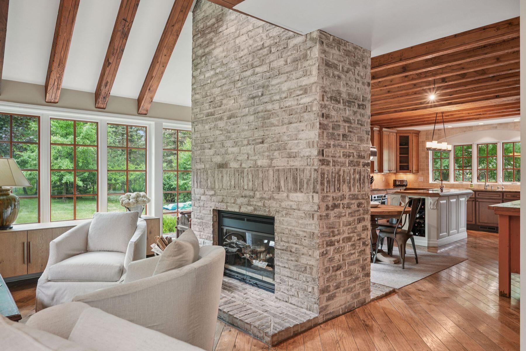 Wisconsin Lake Home for sale (MLS#: 1924103) at 1385 E Sauk Rd, in Grafton, Wisconsin. (8 of 40)