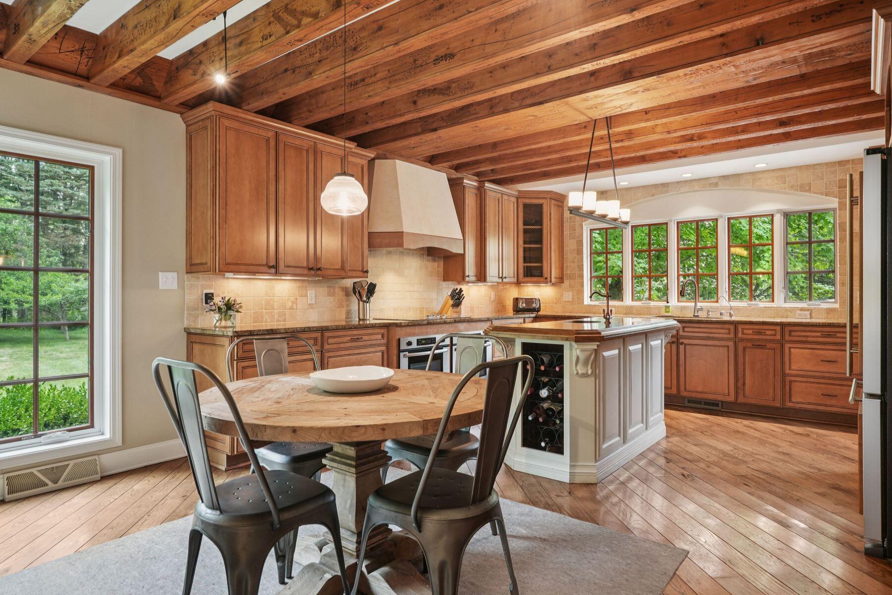 Wisconsin Lake Home for sale (MLS#: 1924103) at 1385 E Sauk Rd, in Grafton, Wisconsin. (9 of 40)
