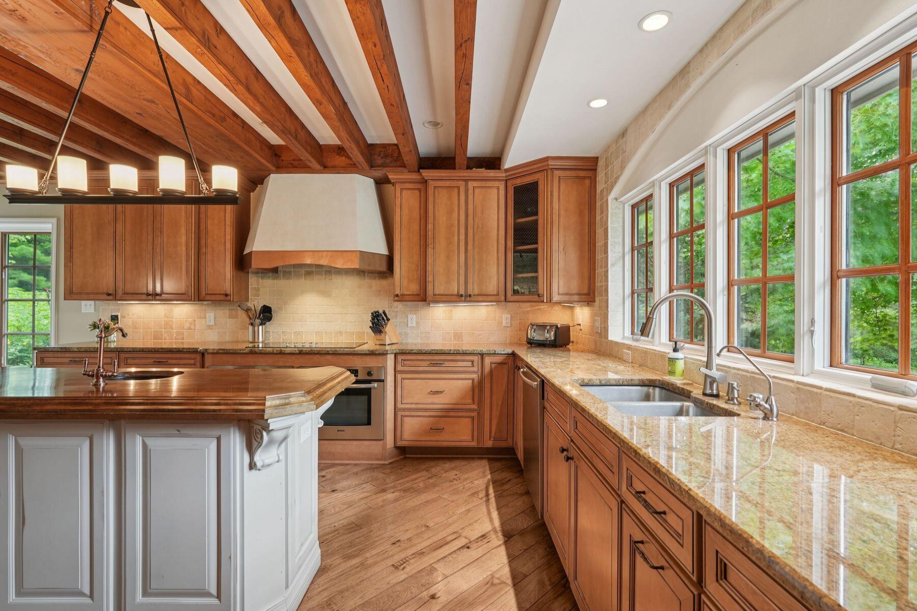 Wisconsin Lake Home for sale (MLS#: 1924103) at 1385 E Sauk Rd, in Grafton, Wisconsin. (10 of 40)