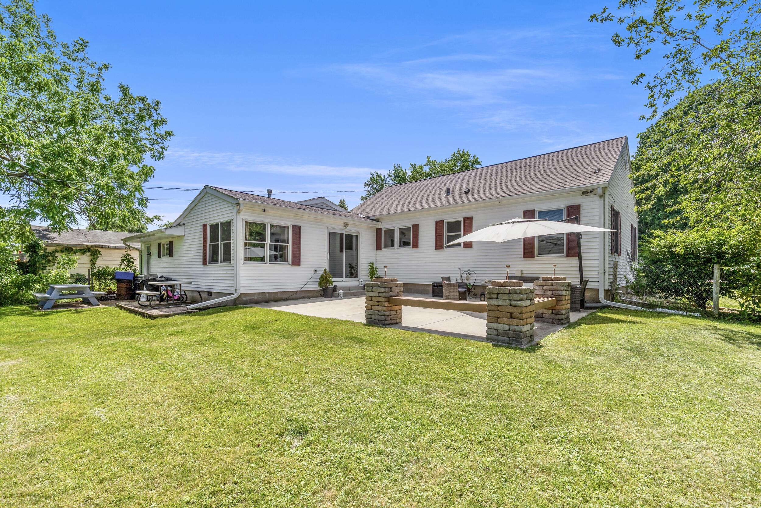 Wisconsin Lake Home for sale (MLS#: 1924162) at 7015  Cliffside Dr, in Caledonia, Wisconsin. (23 of 34)