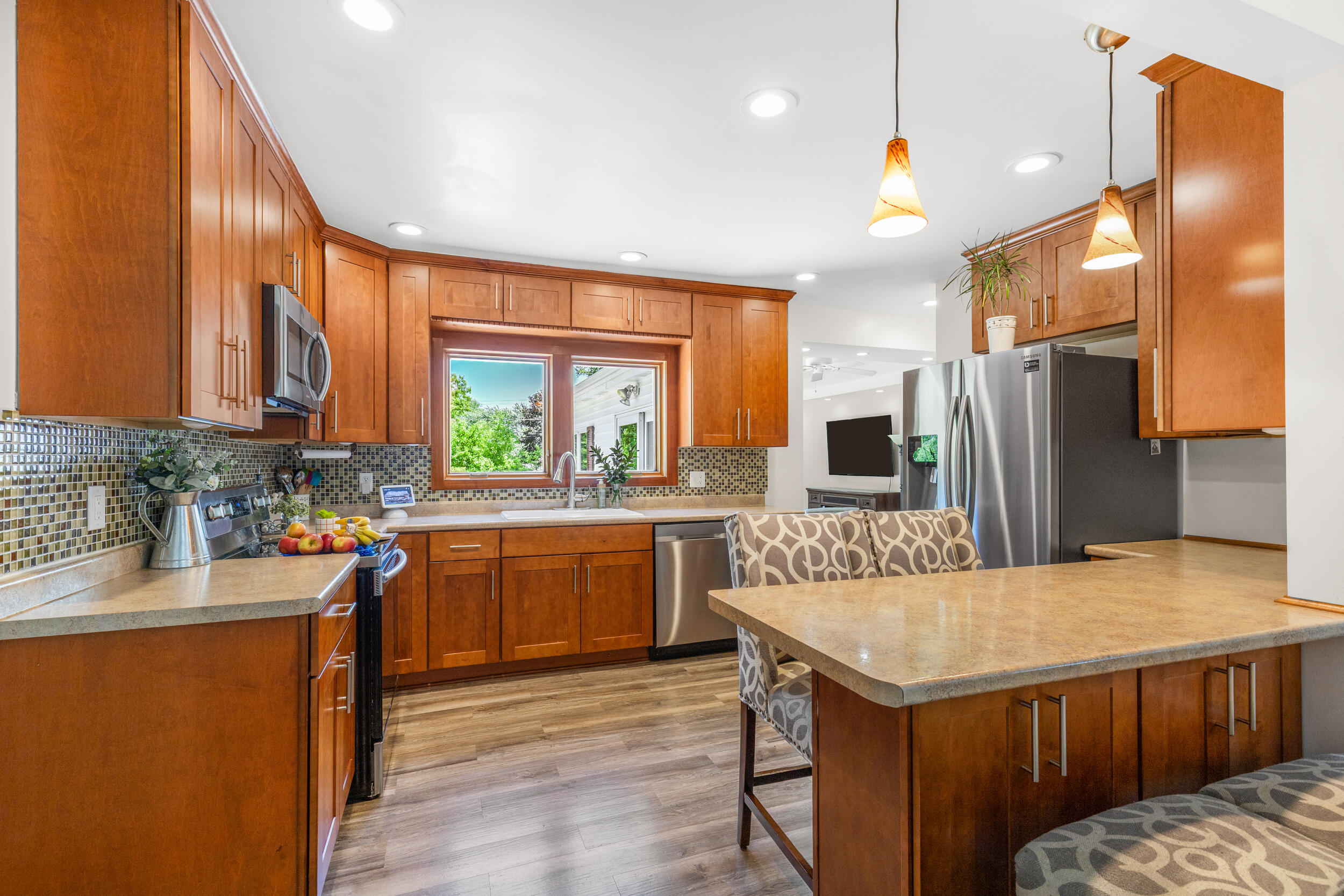 Wisconsin Lake Home for sale (MLS#: 1924162) at 7015  Cliffside Dr, in Caledonia, Wisconsin. (8 of 34)